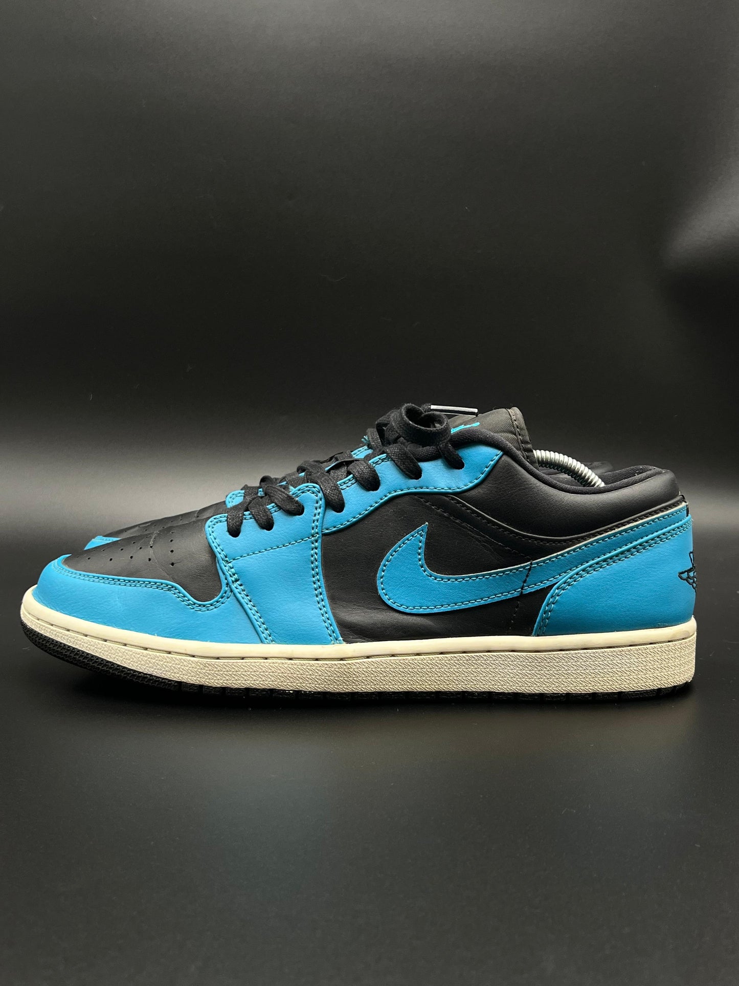 NIKE AIR JORDAN 1 LOW