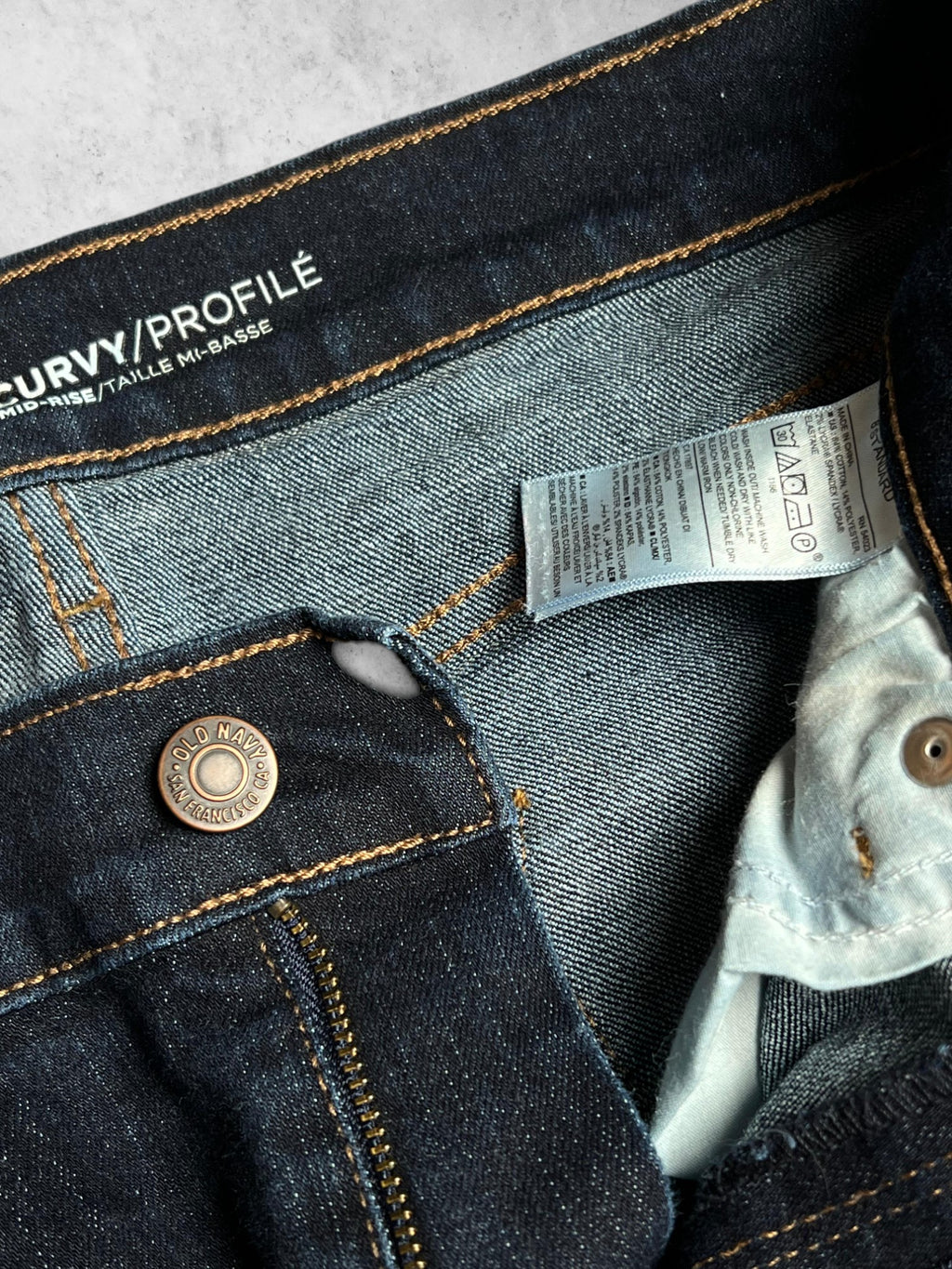 OLD NAVY WOMEN MID RISE CURVY BOOT CUT INDIGO DENIM PANTS