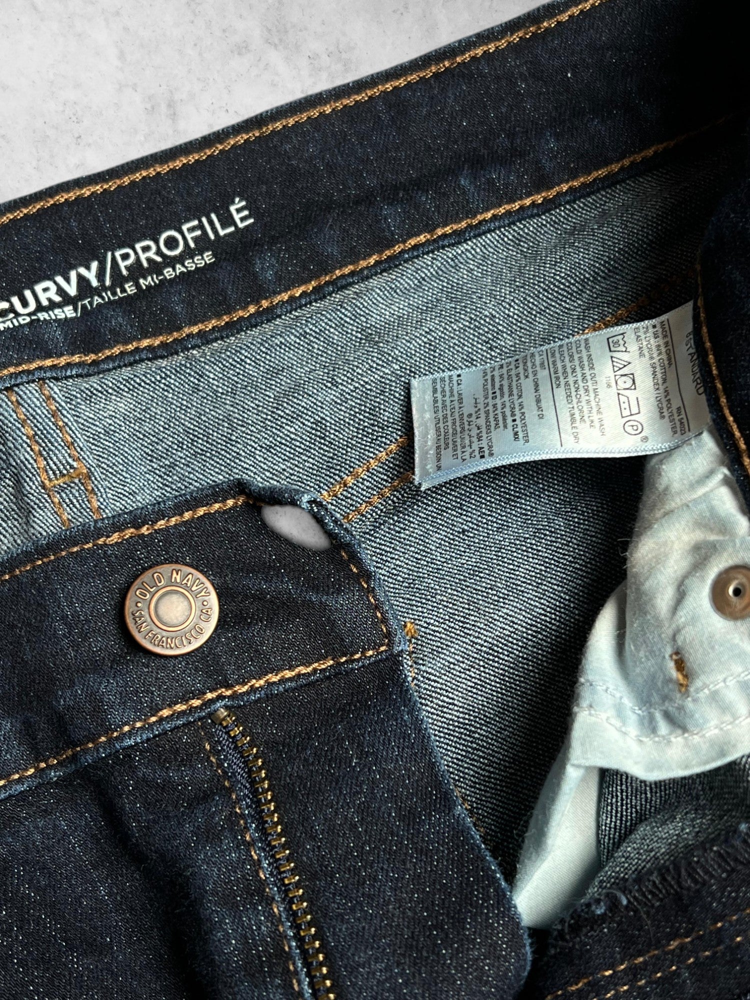 OLD NAVY WOMEN MID RISE CURVY BOOT CUT INDIGO DENIM PANTS