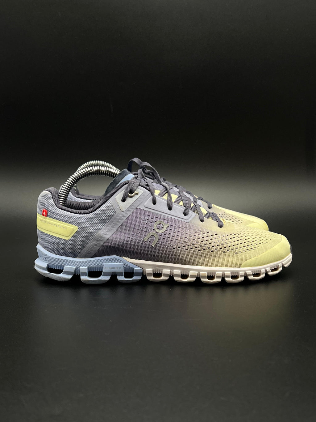 ONCLOUDS HELION – Retro Rags