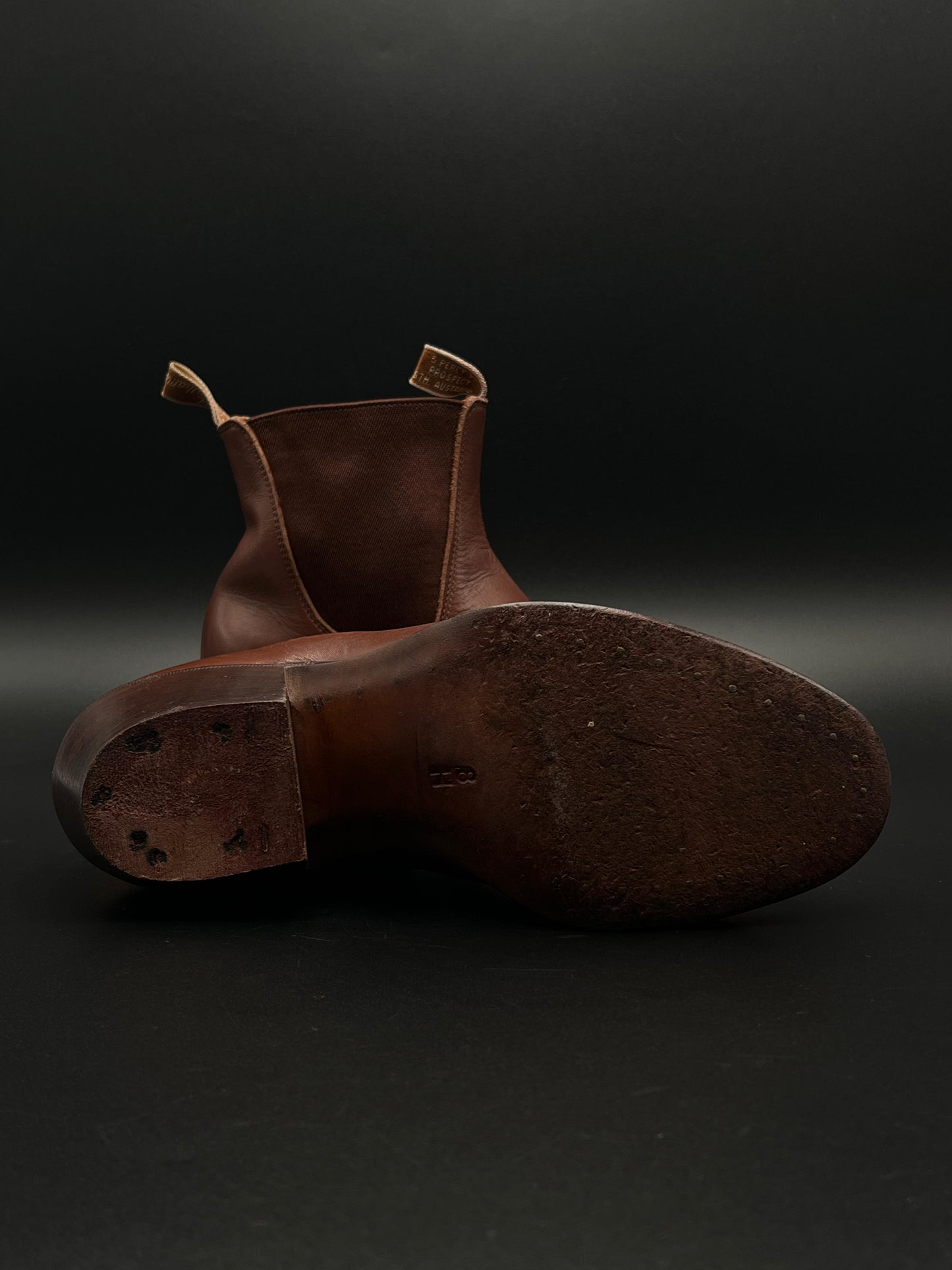 RM WILLIAMS HEEL CHELSEA BOOTS