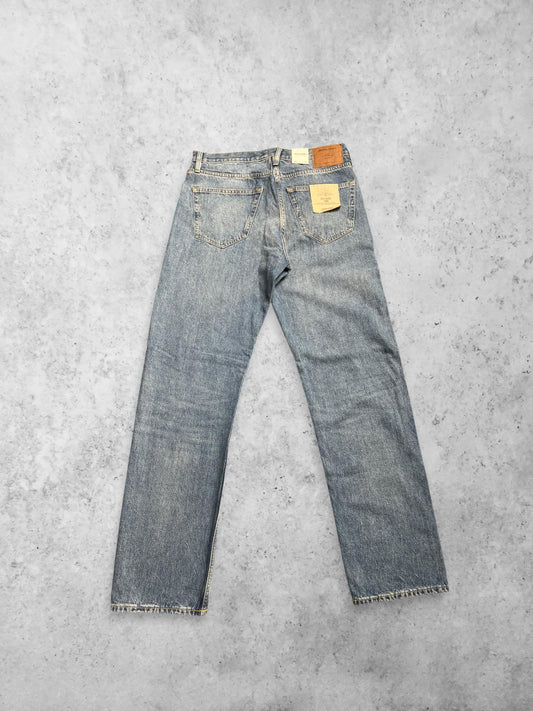JACK AND JONES RELAXED FIT LIGHT WASHED BLUE JEANS (NEW & TAGGED)