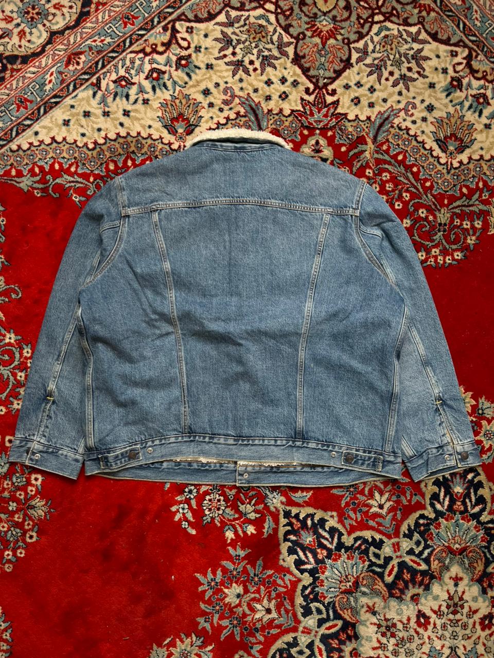 VINTAGE LEVI'S SHERPA DENIM JACKET