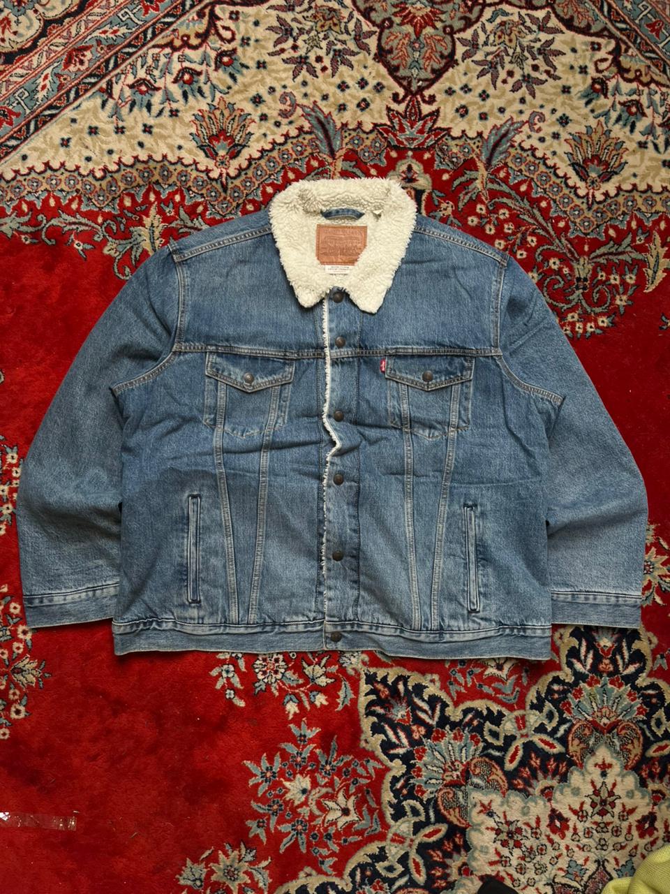VINTAGE LEVI'S SHERPA DENIM JACKET