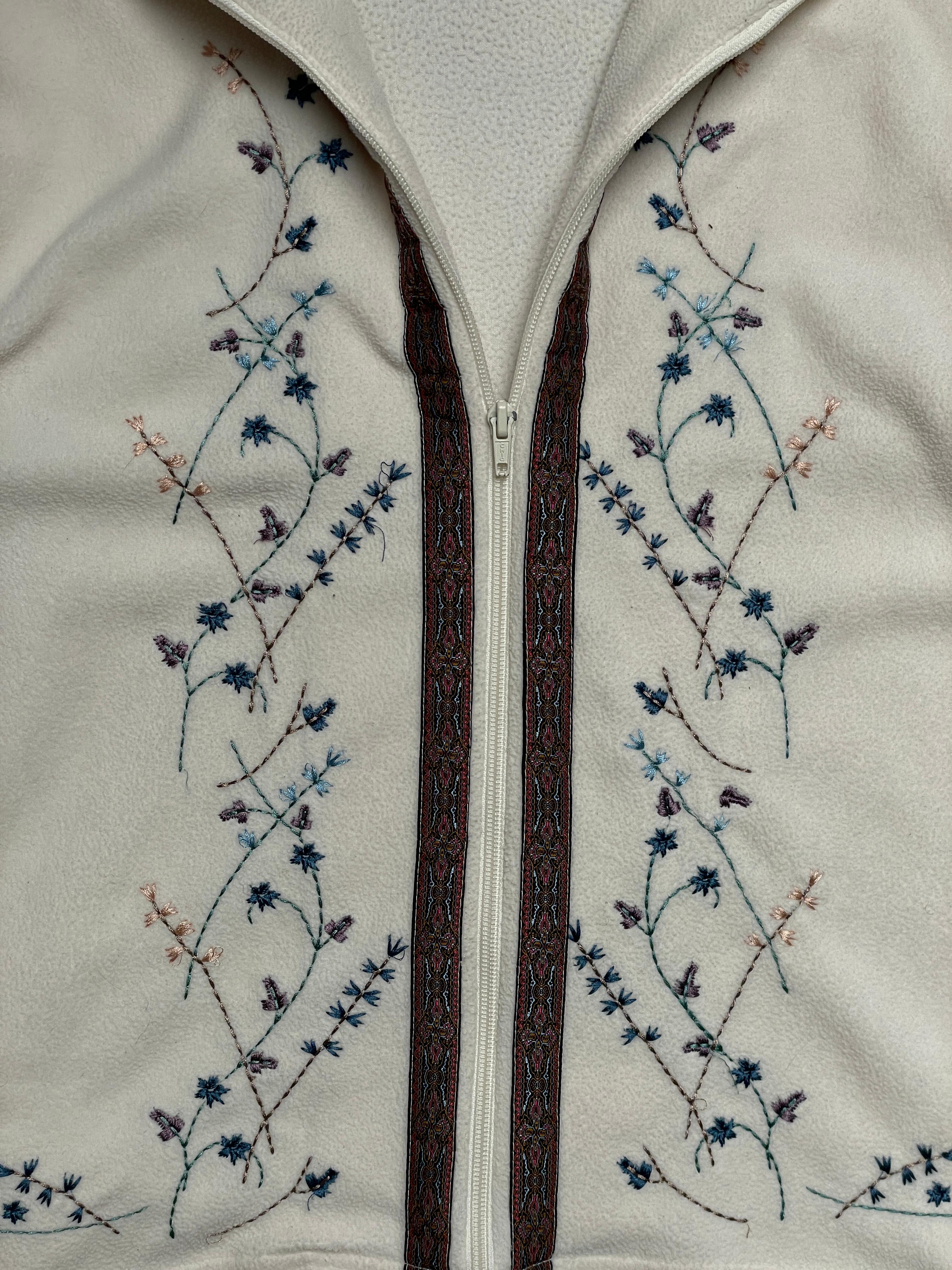 TEDDI FLEECE EMBROIDERED SWEATER