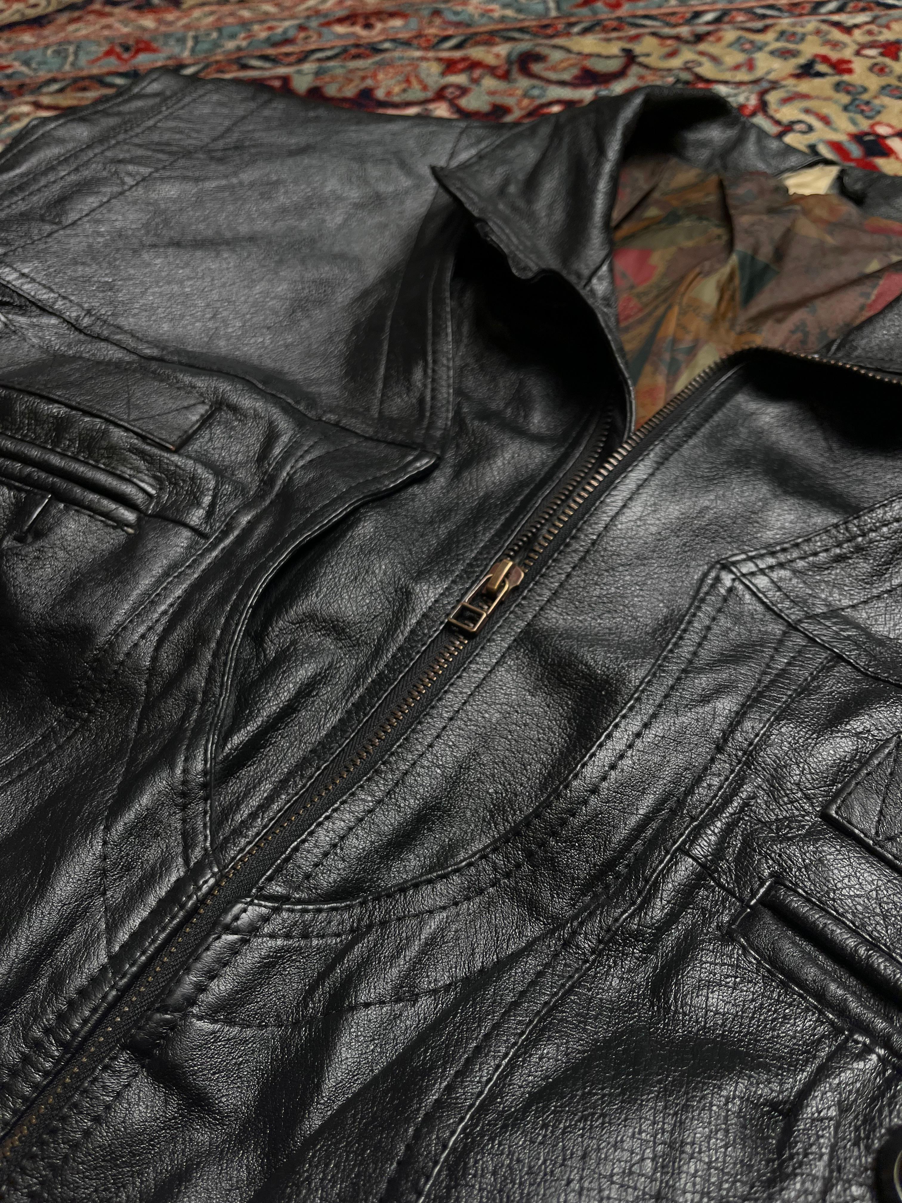 Vintage Black Genuine Leather Bomber Jacket with Patterned Lining