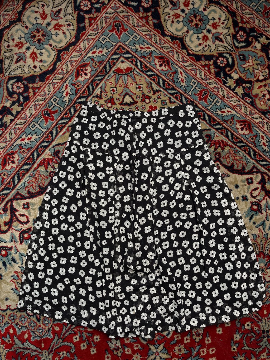 Retro Black & White Daisy Floral Print Chiffon Pleated Skirt - 26