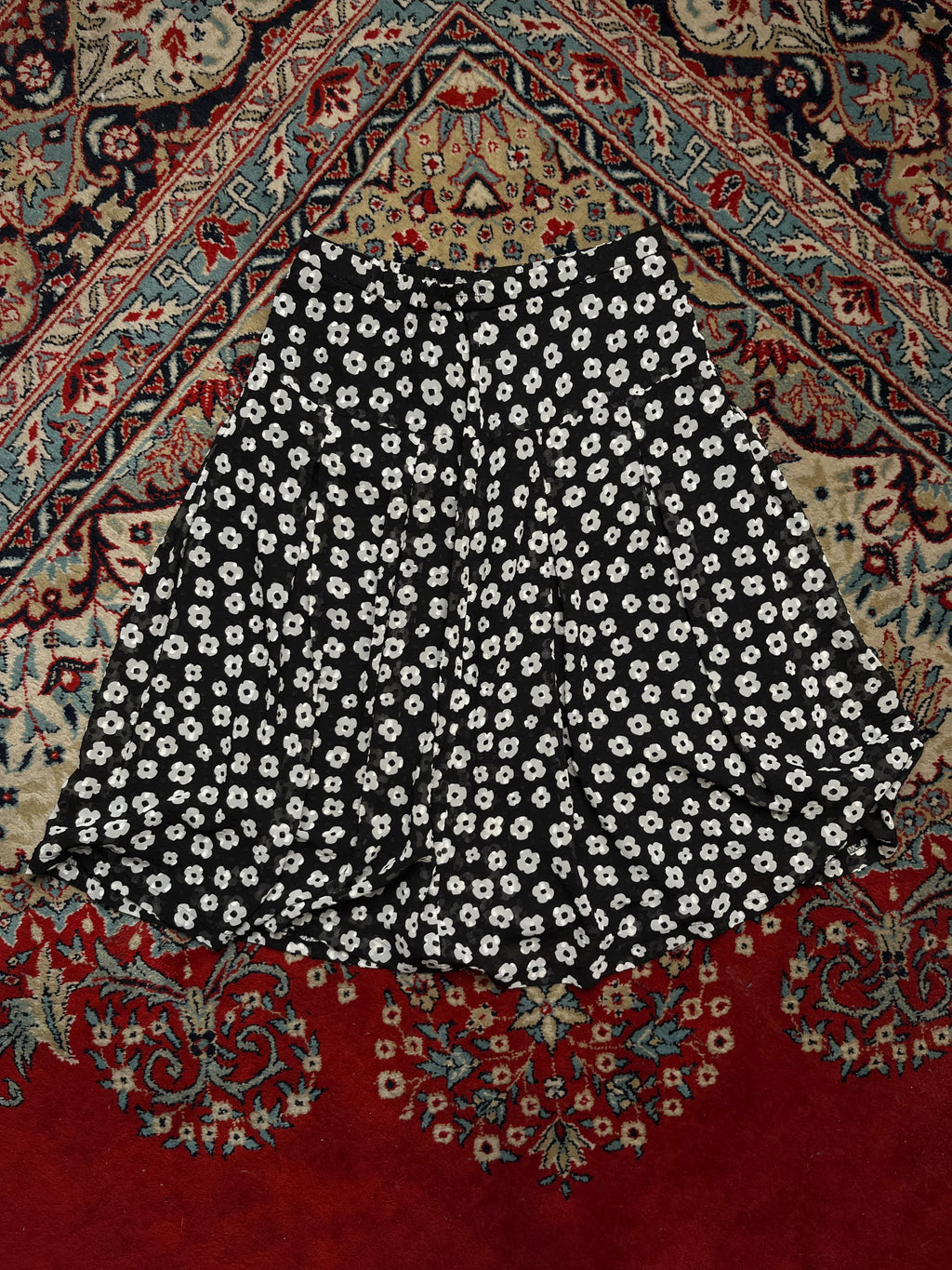 Retro Black & White Daisy Floral Print Chiffon Pleated Skirt - 26