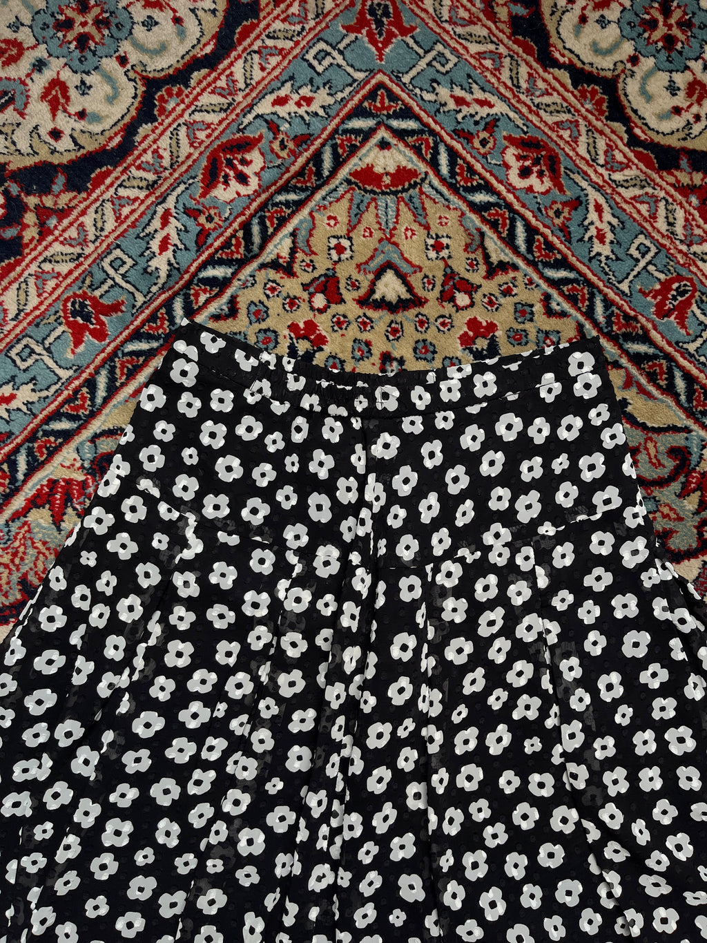 Retro Black & White Daisy Floral Print Chiffon Pleated Skirt - 26