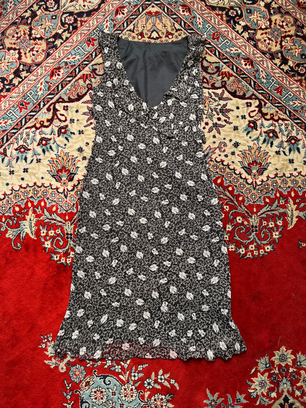 Womens Black White Floral Silk Chiffon Ruffle V-Neck Dress - M