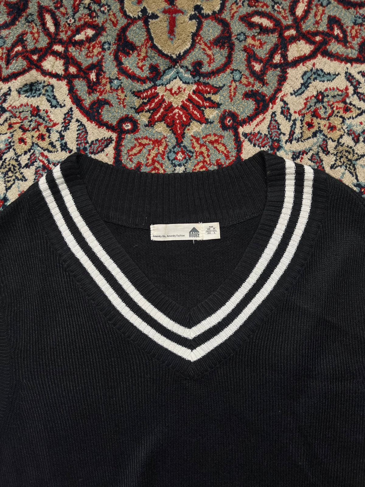 Basic House Black V-Neck Preppy Knit SLEEVELESS Sweater - S