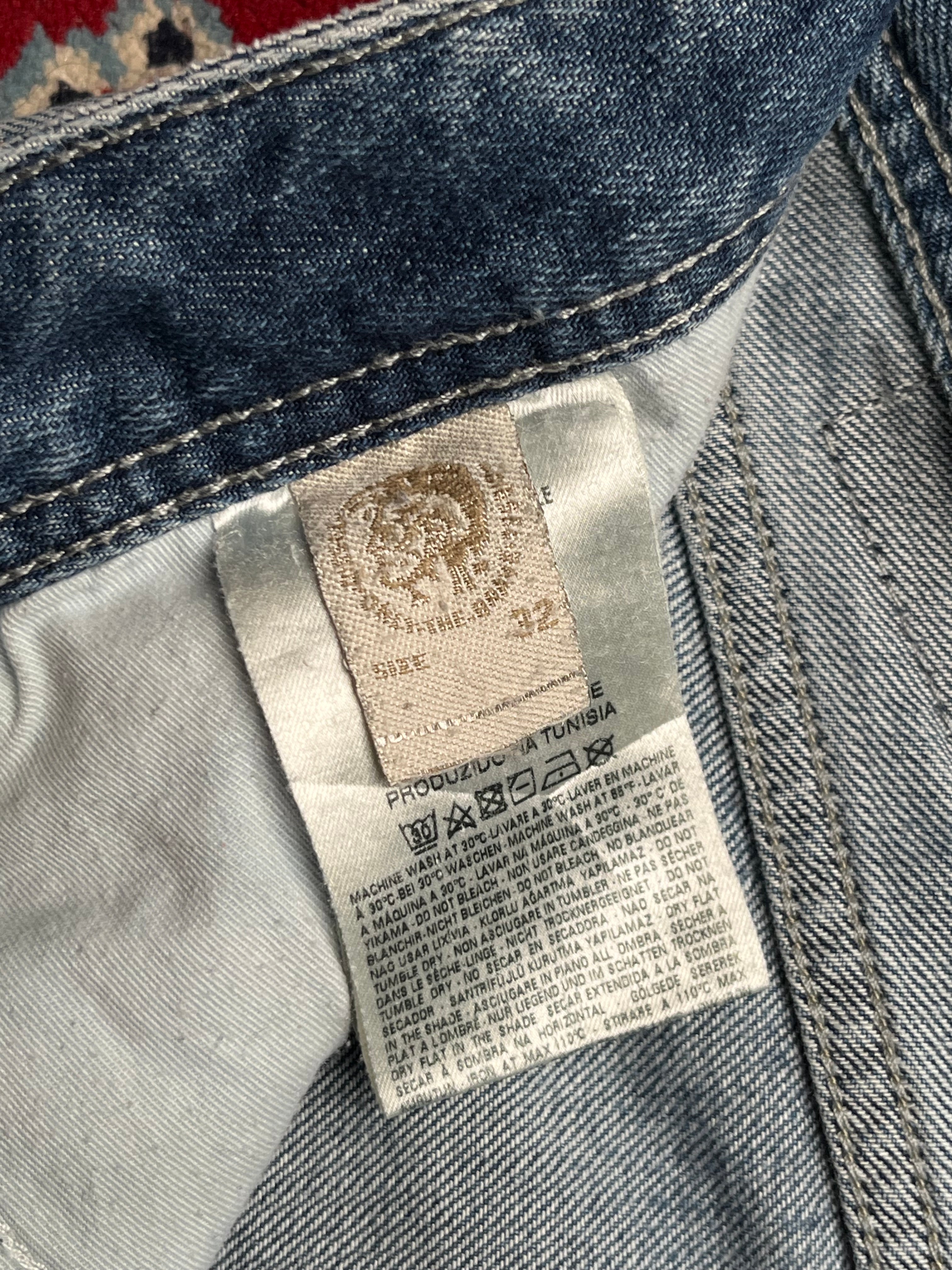 Diesel Larkee Regular Straight FIT Light WashED Distressed JEANS - 34