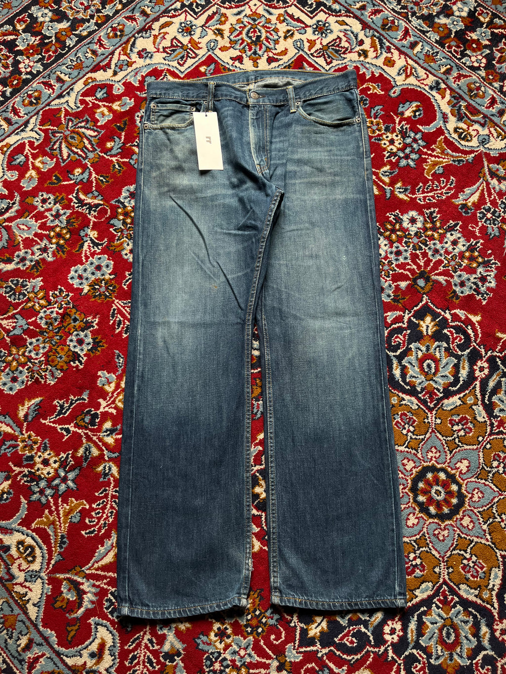 Levi's 514 Straight Relaxed FIT Medium Washed Classic JEANS - 34