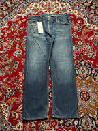 Levi's 514 Straight Relaxed FIT Medium Washed Classic JEANS - 34