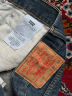 Levi's 514 Straight Relaxed FIT Medium Washed Classic JEANS - 34