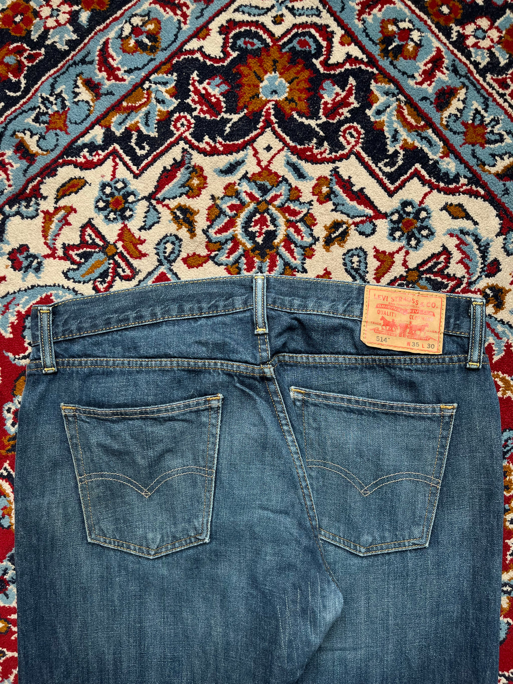 Levi's 514 Straight Relaxed FIT Medium Washed Classic JEANS - 34