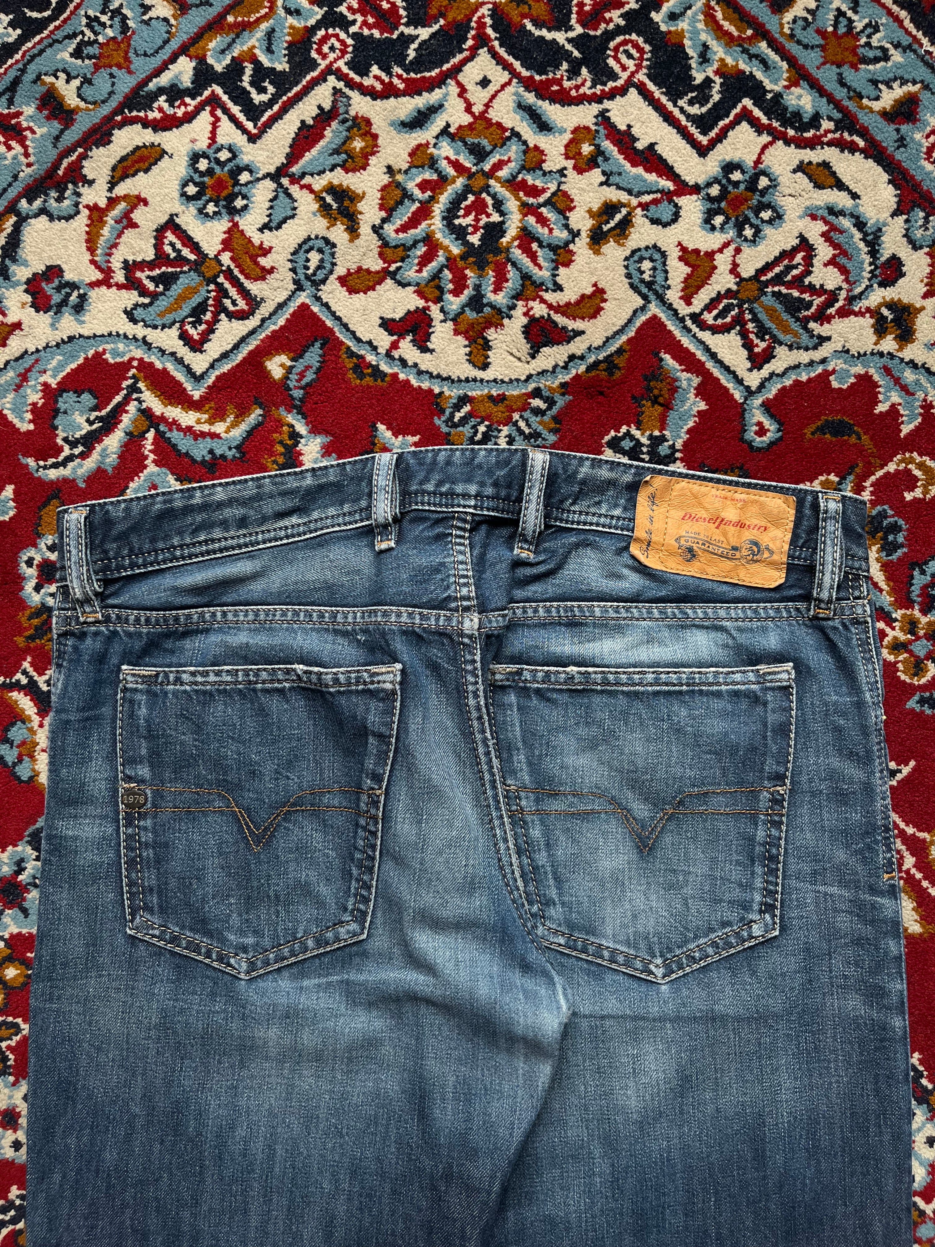 Diesel Industry Waykee Straight FIT WashED JEANS - 34