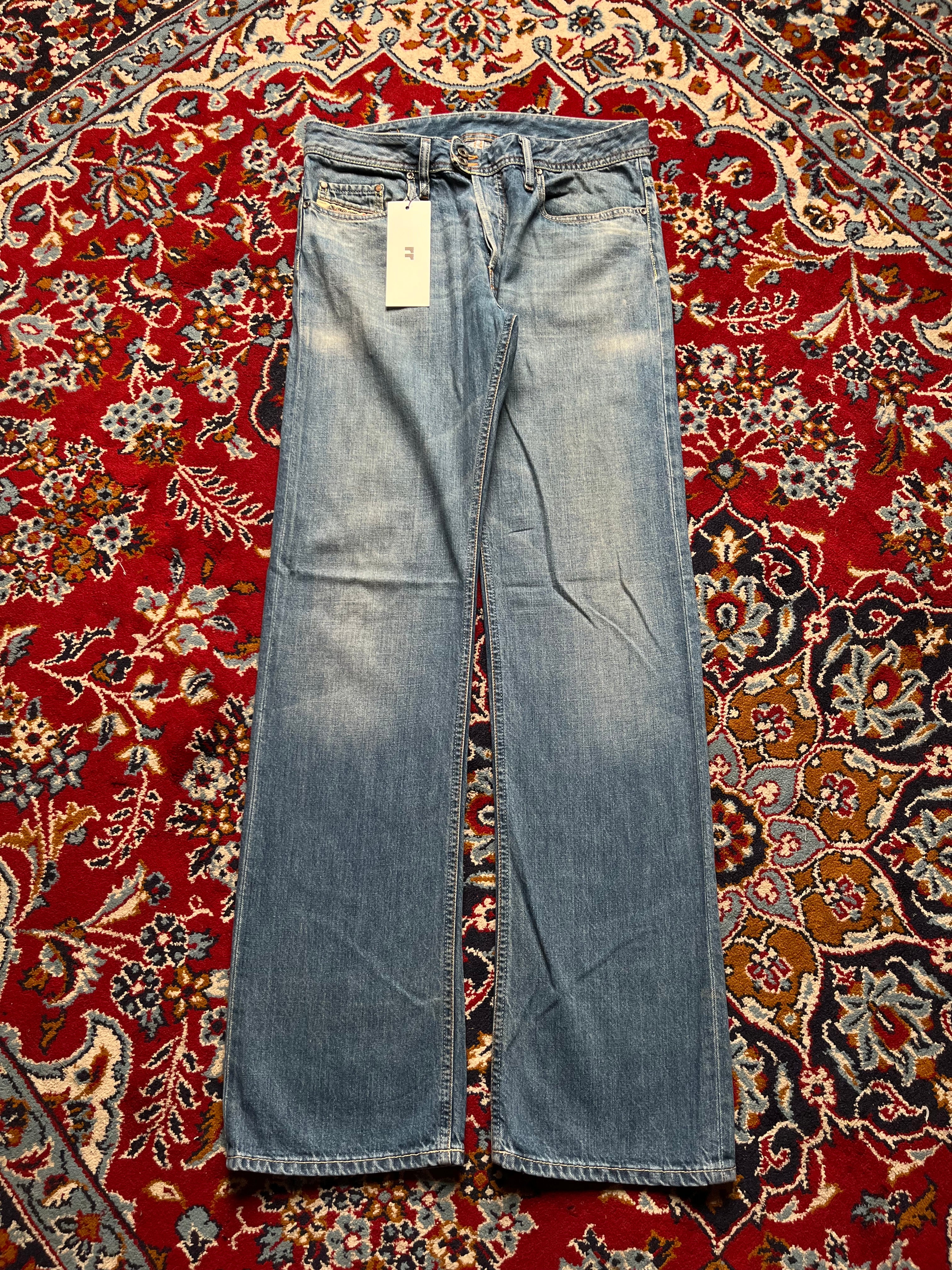 Diesel Industry Medium WashED BOOTCUT JEANS - 32
