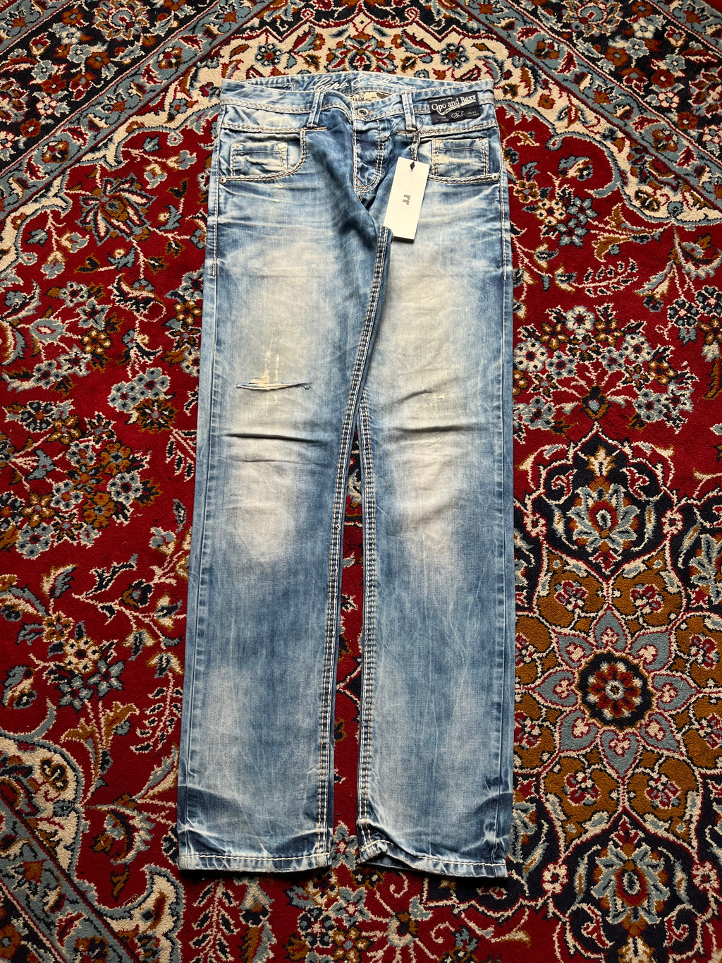 Cipo & Baxx Distressed Thick Stitch Light WashED STRAIGHT FIT JEANS - 34