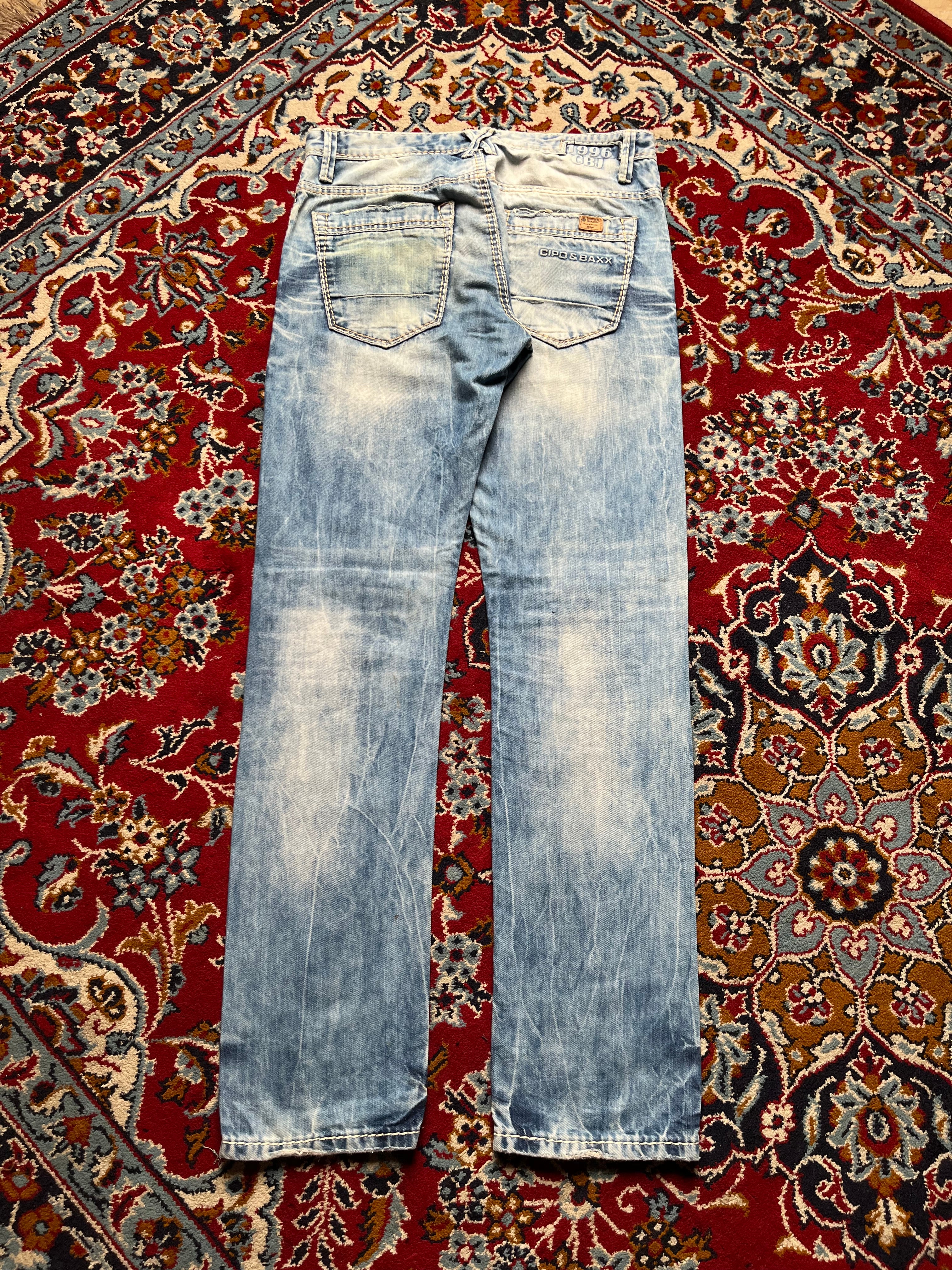 Cipo & Baxx Distressed Thick Stitch Light WashED STRAIGHT FIT JEANS - 34