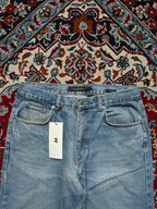 Calvin Klein Easy Fit Light WashED Straight FIT JEANS - 32