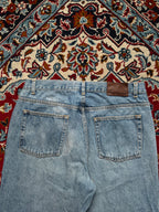 Calvin Klein Easy Fit Light WashED Straight FIT JEANS - 32
