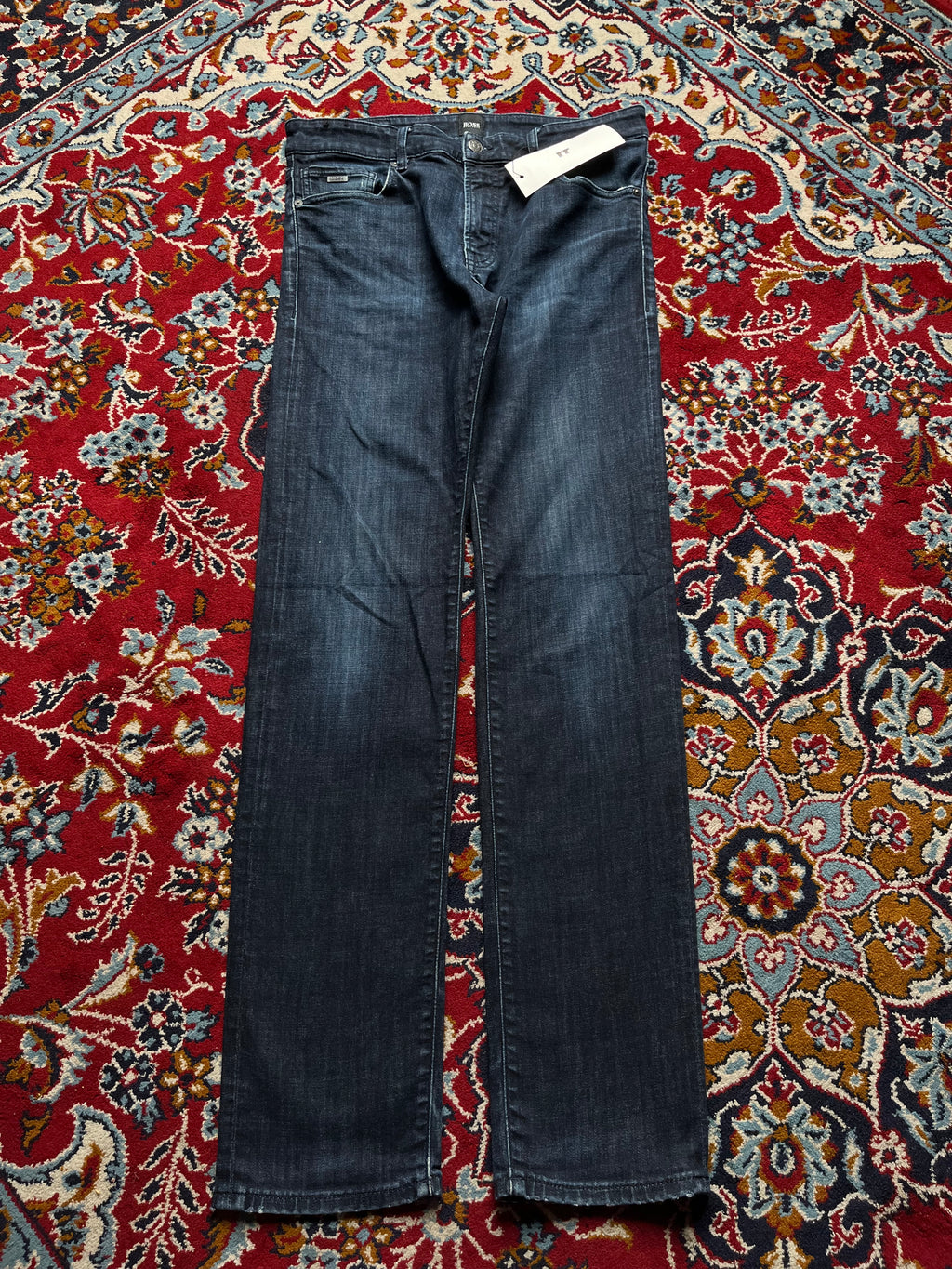 Hugo Boss Dark WashED Straight FIT JEANS - 32