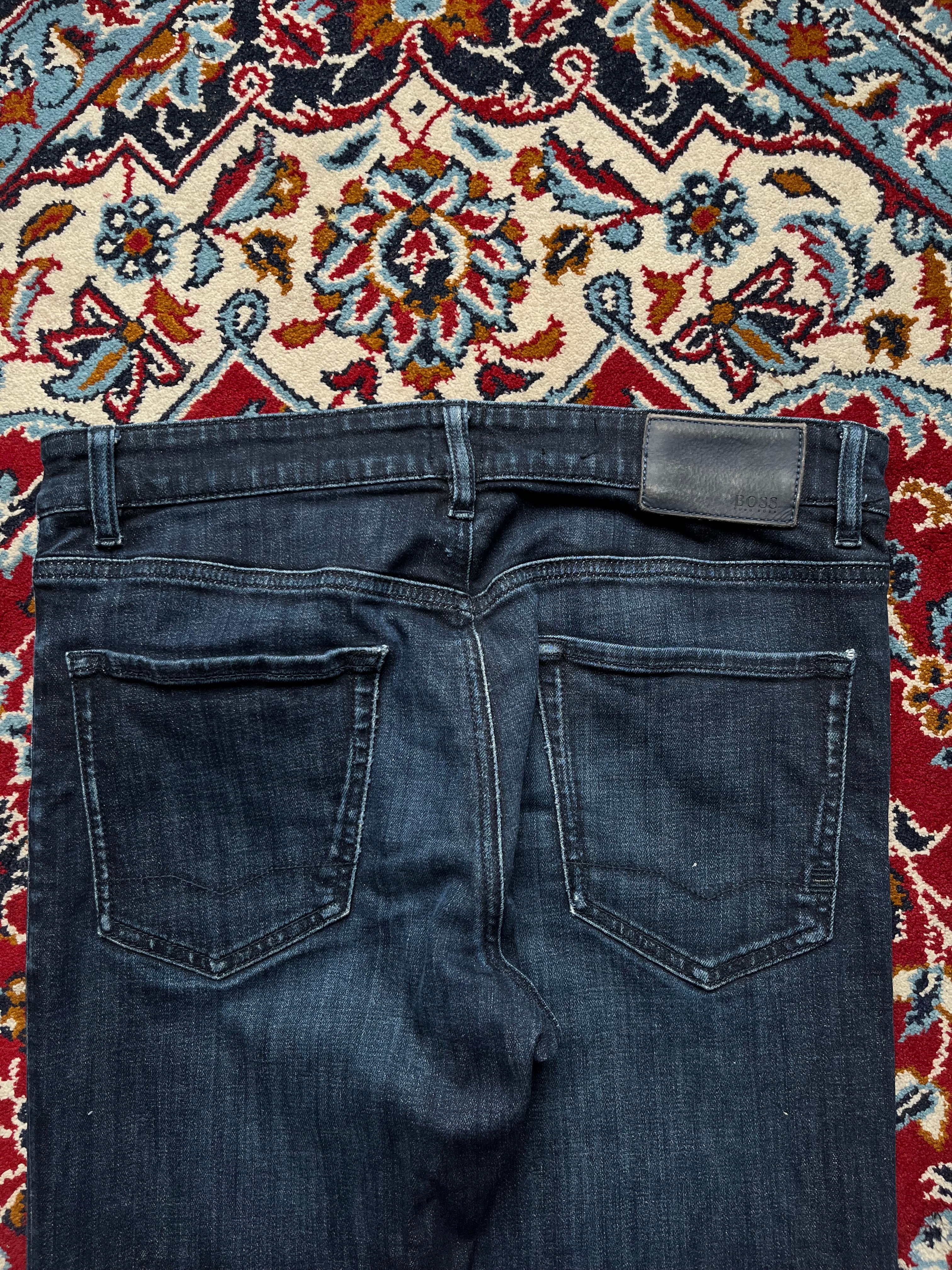Hugo Boss Dark WashED Straight FIT JEANS - 32