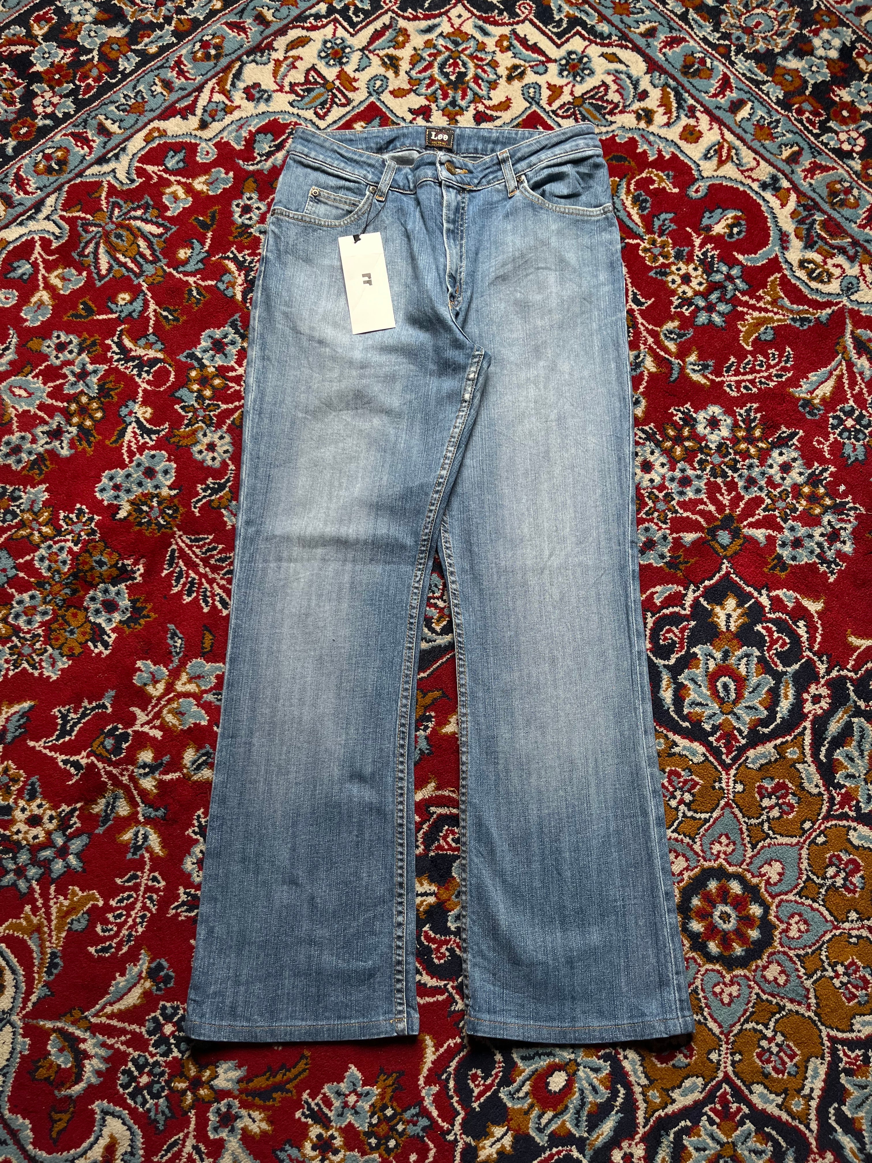 Lee Medium WashED Bootcut JEANS - 30