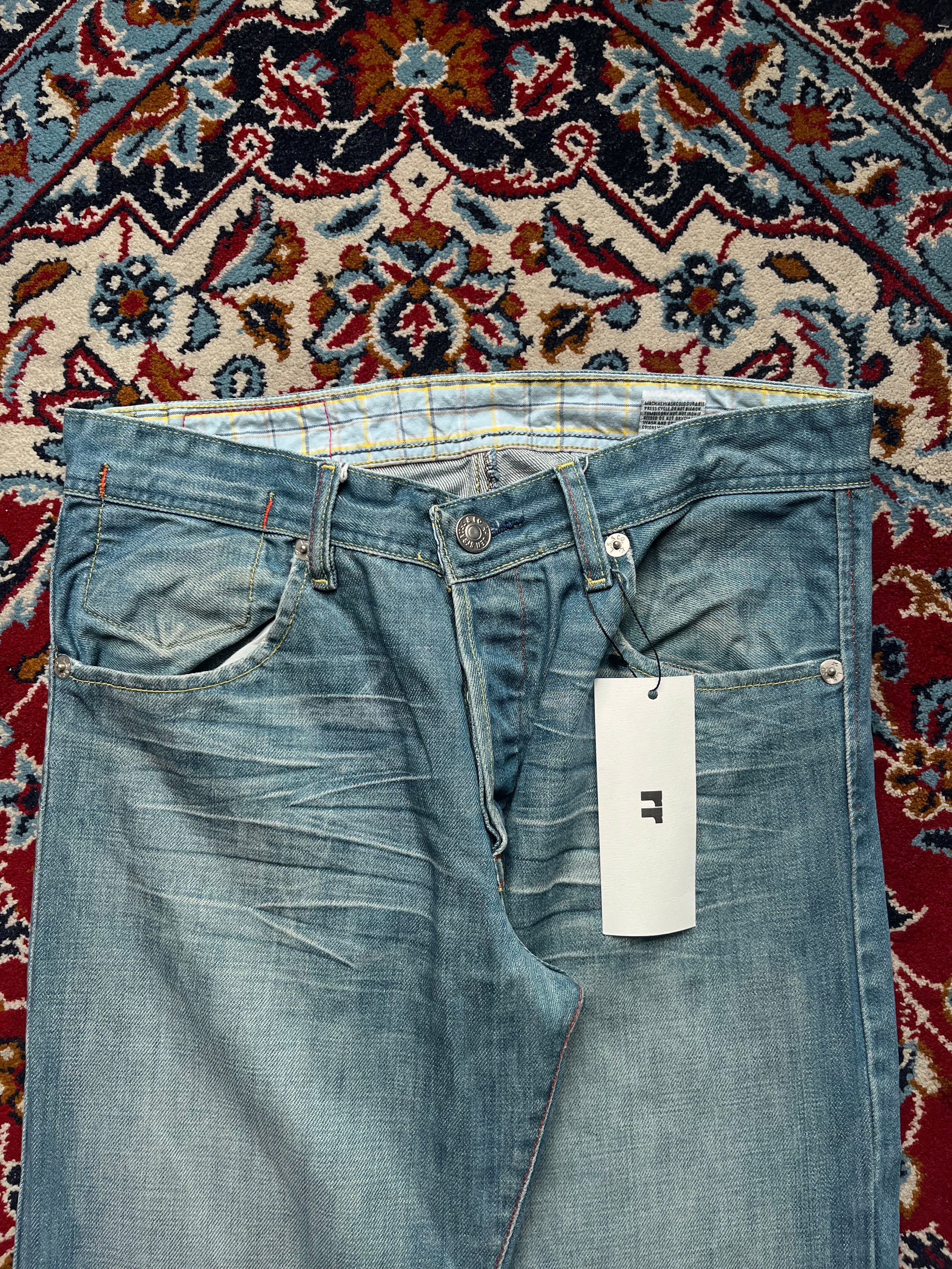 Levi's Lowrise Bootcut Plaid Lining Light WashED JEANS - 32