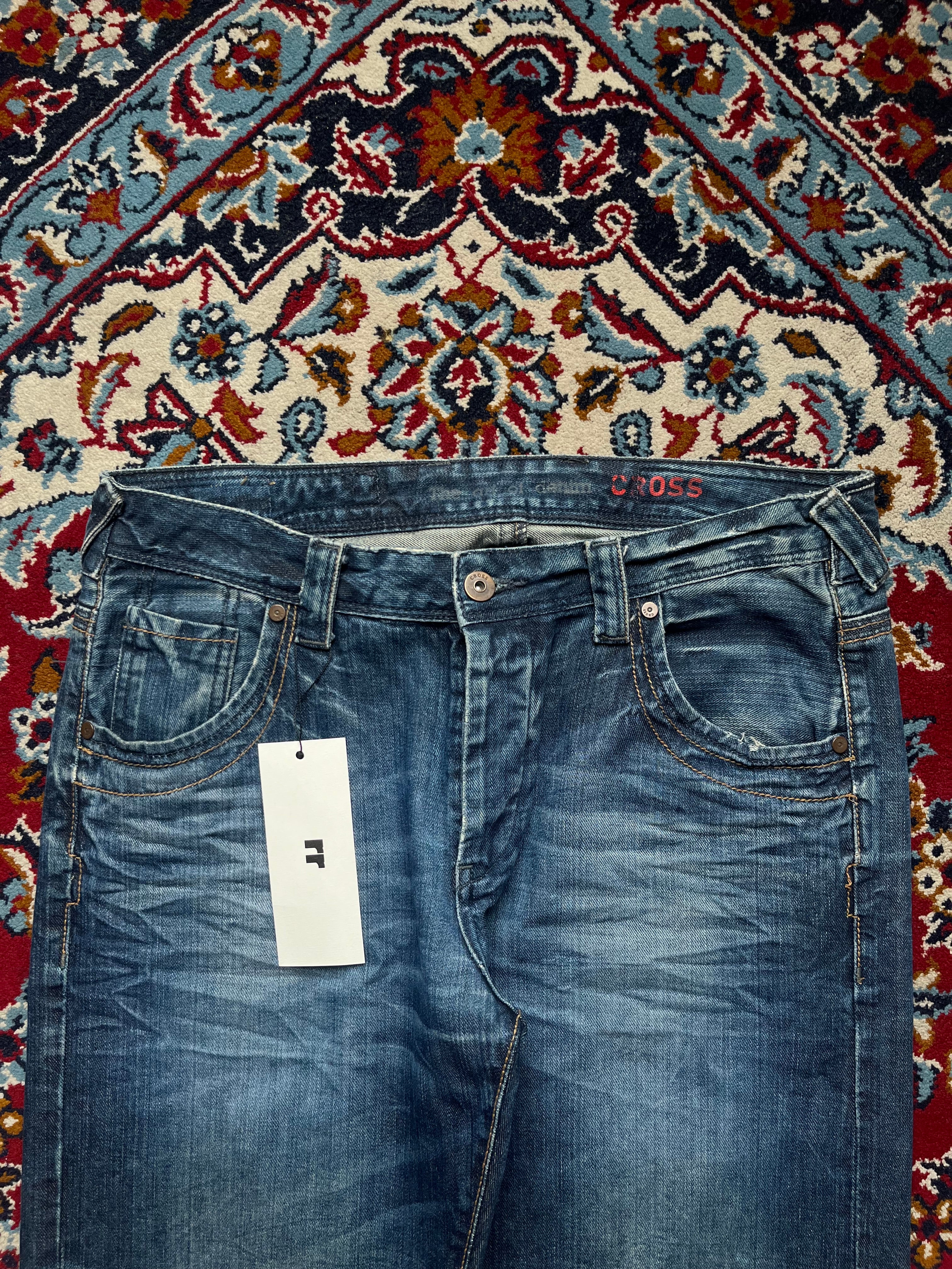 Cross Jeanswear Co Antonio Men Blue Faded Wide FIT JEANS - 34