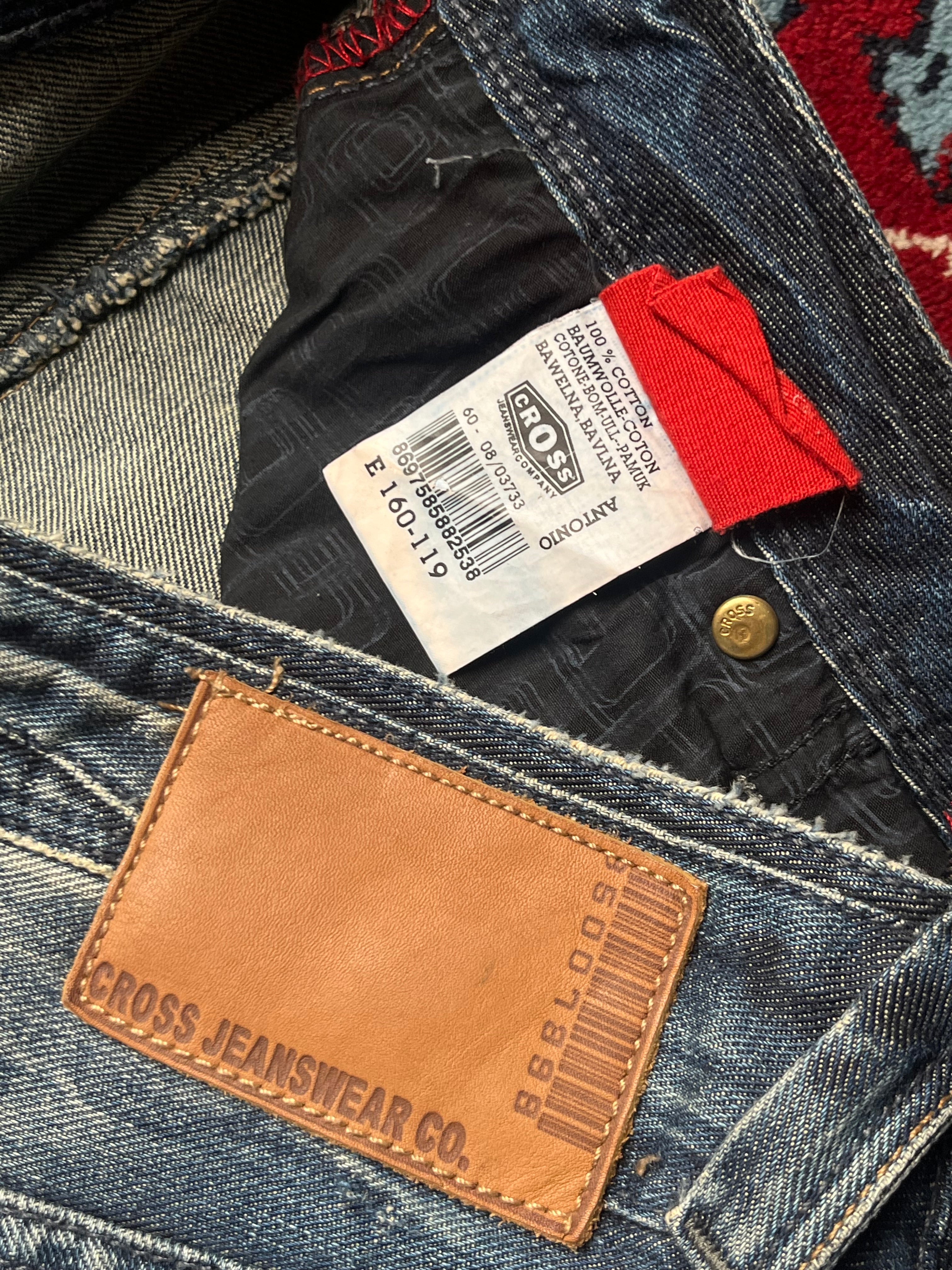 Cross Jeanswear Co Antonio Men Blue Faded Wide FIT JEANS - 34