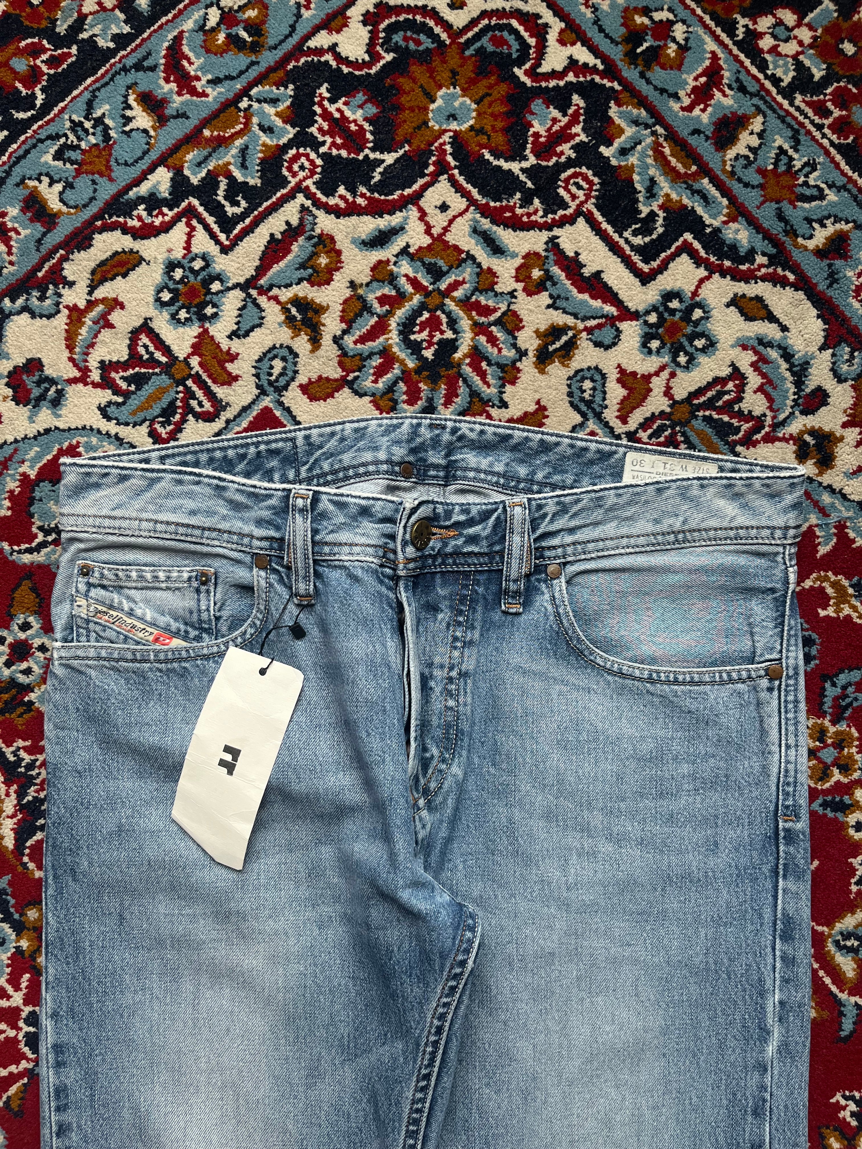 Diesel Larkee WashED Light Blue Straight Fit JEANS - 34