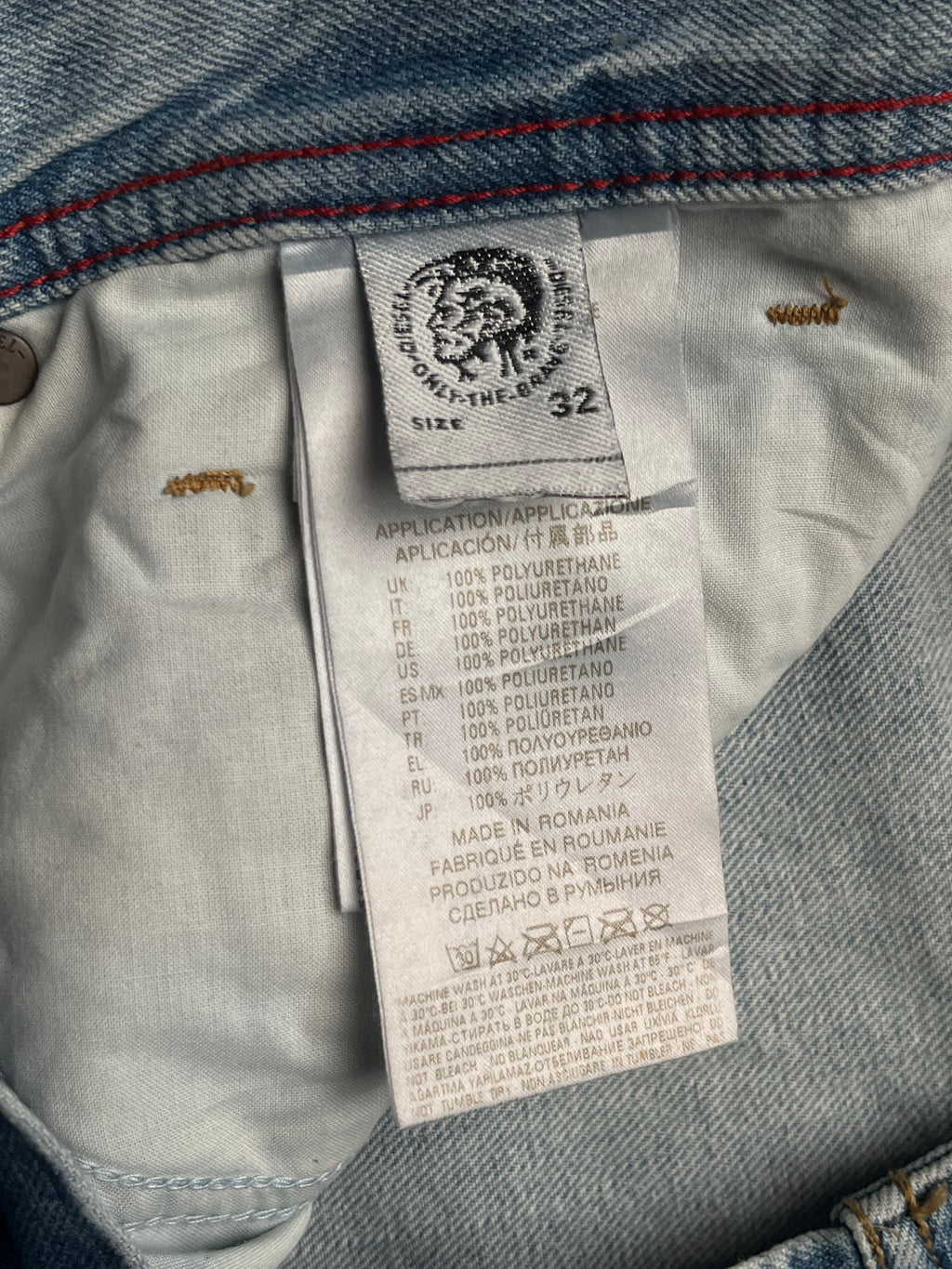 Diesel Dagh Relaxed FIT Light WashED Distressed Graphic JEANS - 34