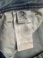 Diesel Dagh Relaxed FIT Light WashED Distressed Graphic JEANS - 34