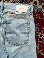 Diesel Dagh Relaxed FIT Light WashED Distressed Graphic JEANS - 34
