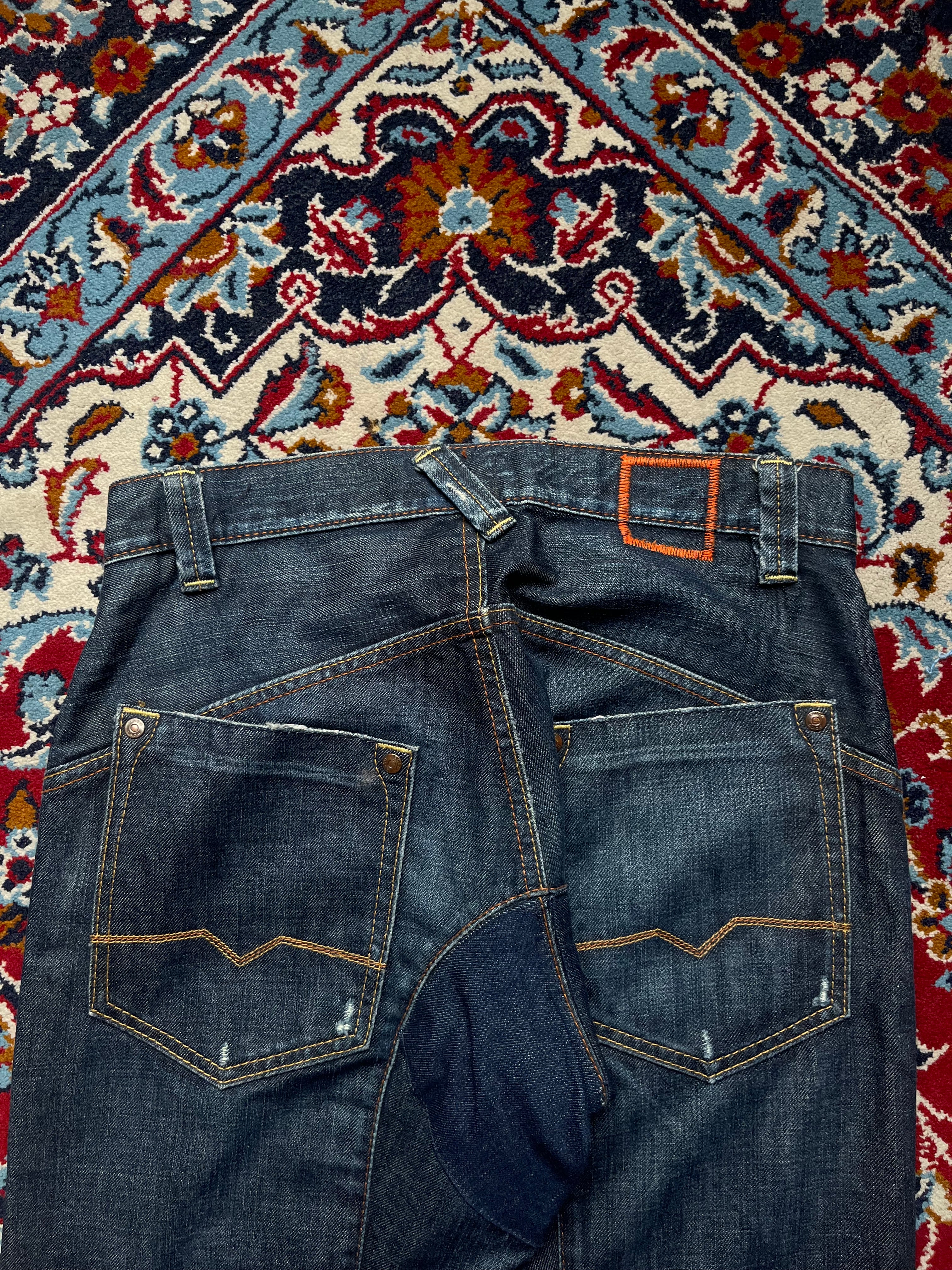 Vintage Hugo Boss Distressed Stitching Details Straight BOOTCUT Dark WashED JEANS - 30