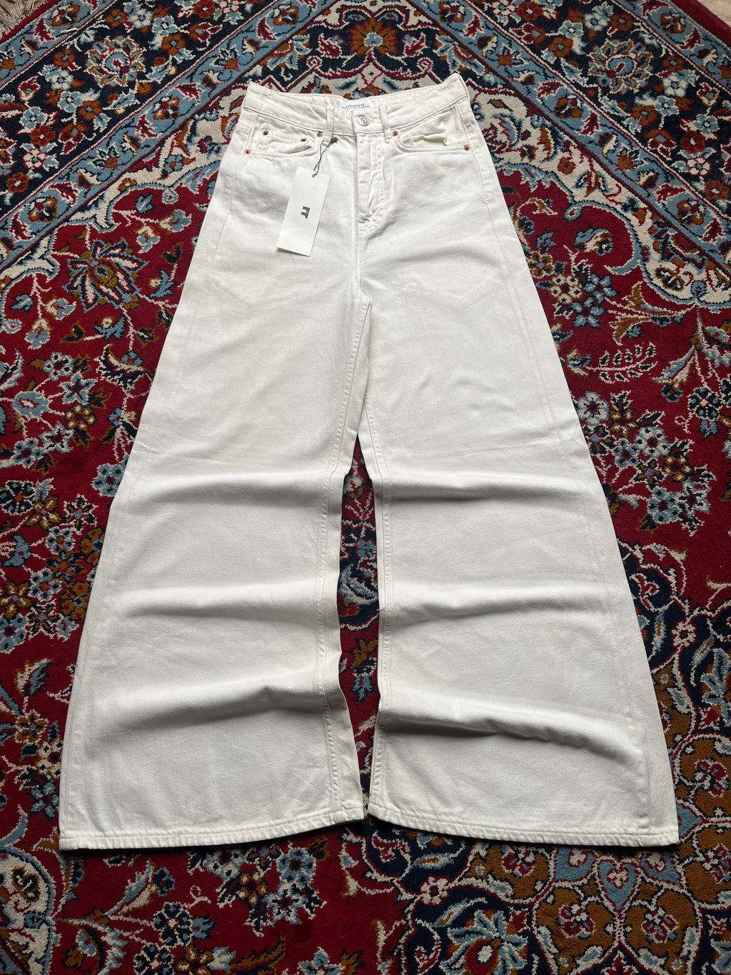 Zara Woman Premium High Waisted Wide FIT FlareD JEANS - 26