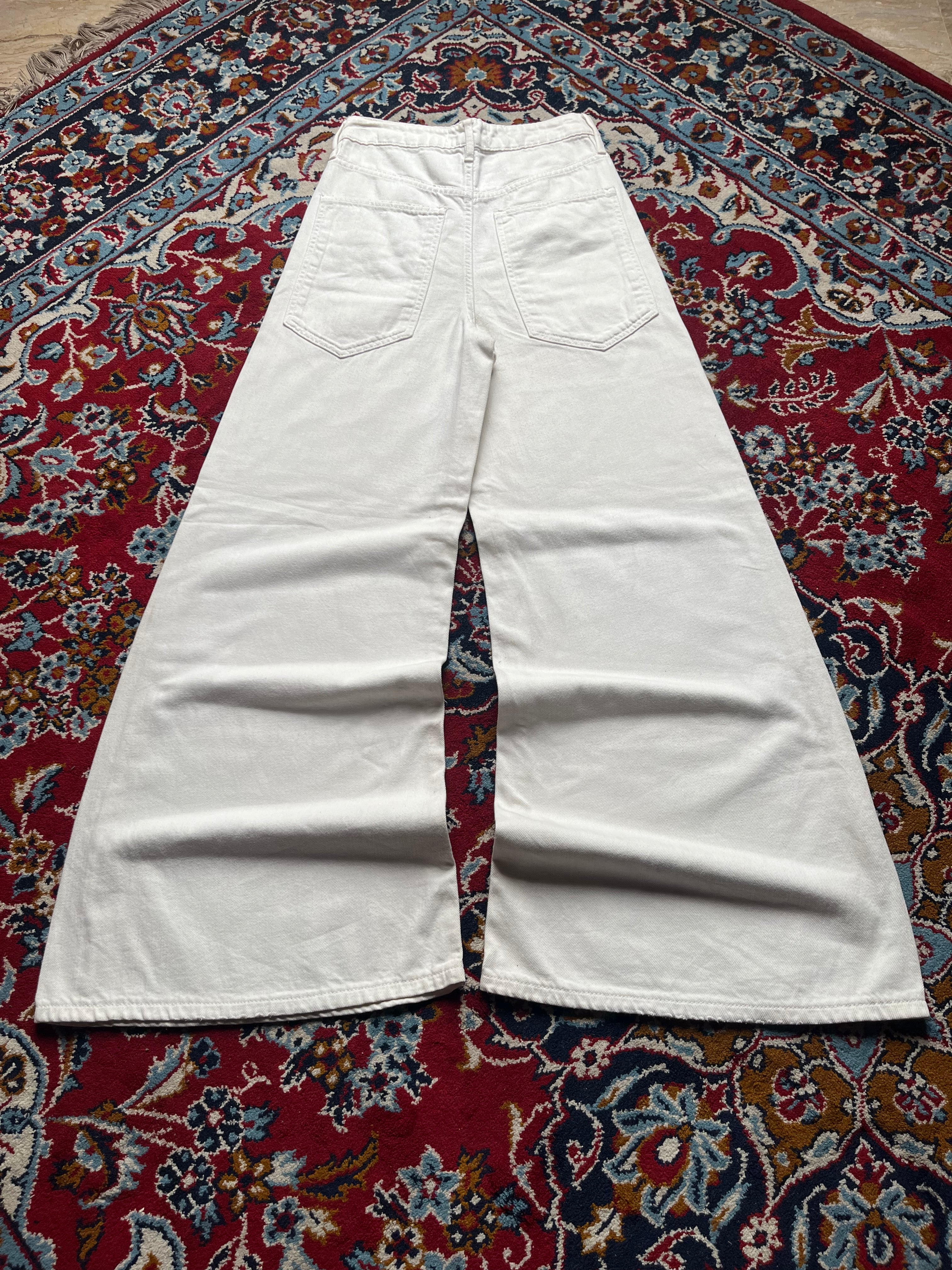 Zara Woman Premium High Waisted Wide FIT FlareD JEANS - 26