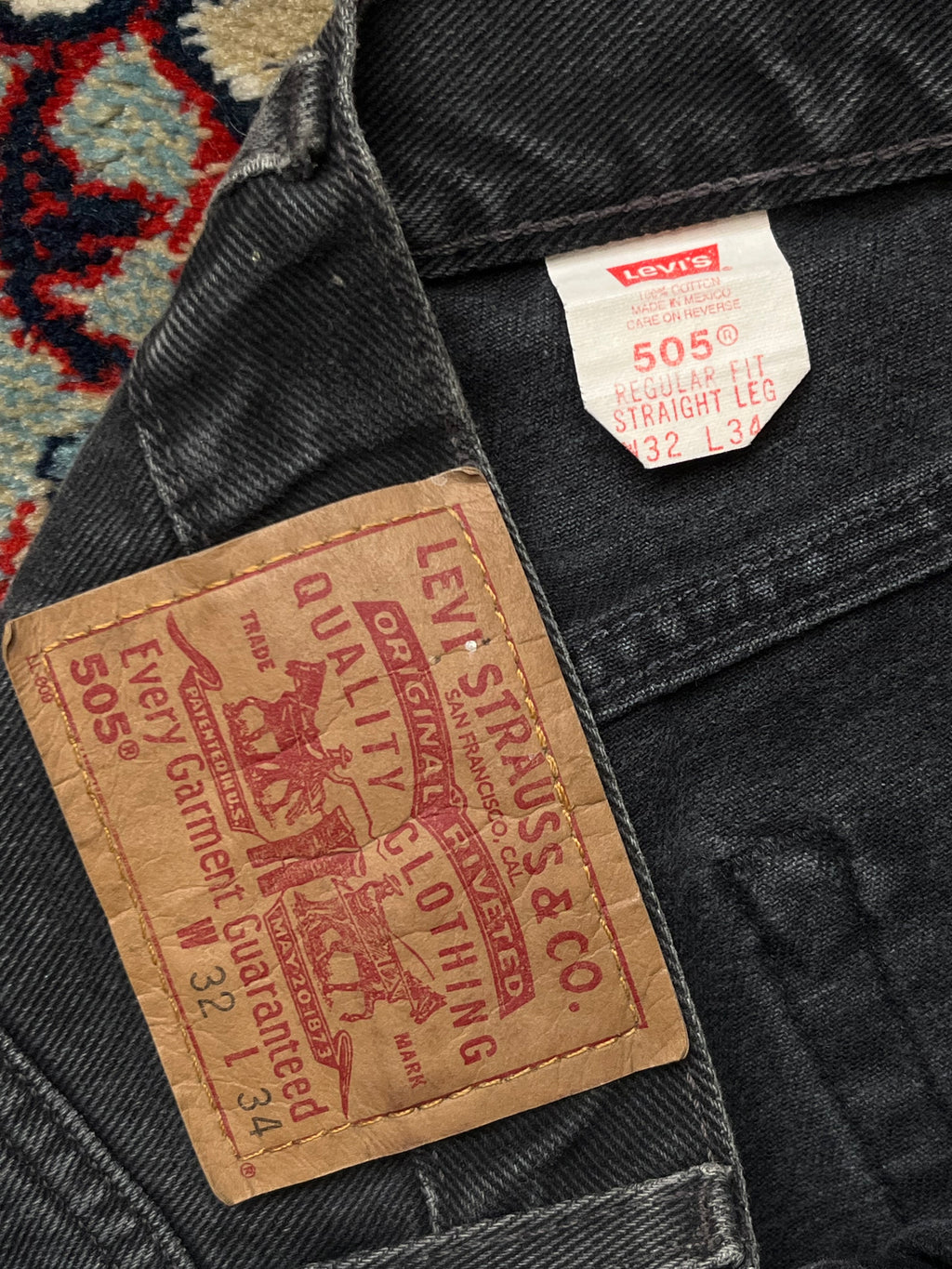 Vintage Levi's 505 Regular Straight FIT Faded Black Jeans - 32