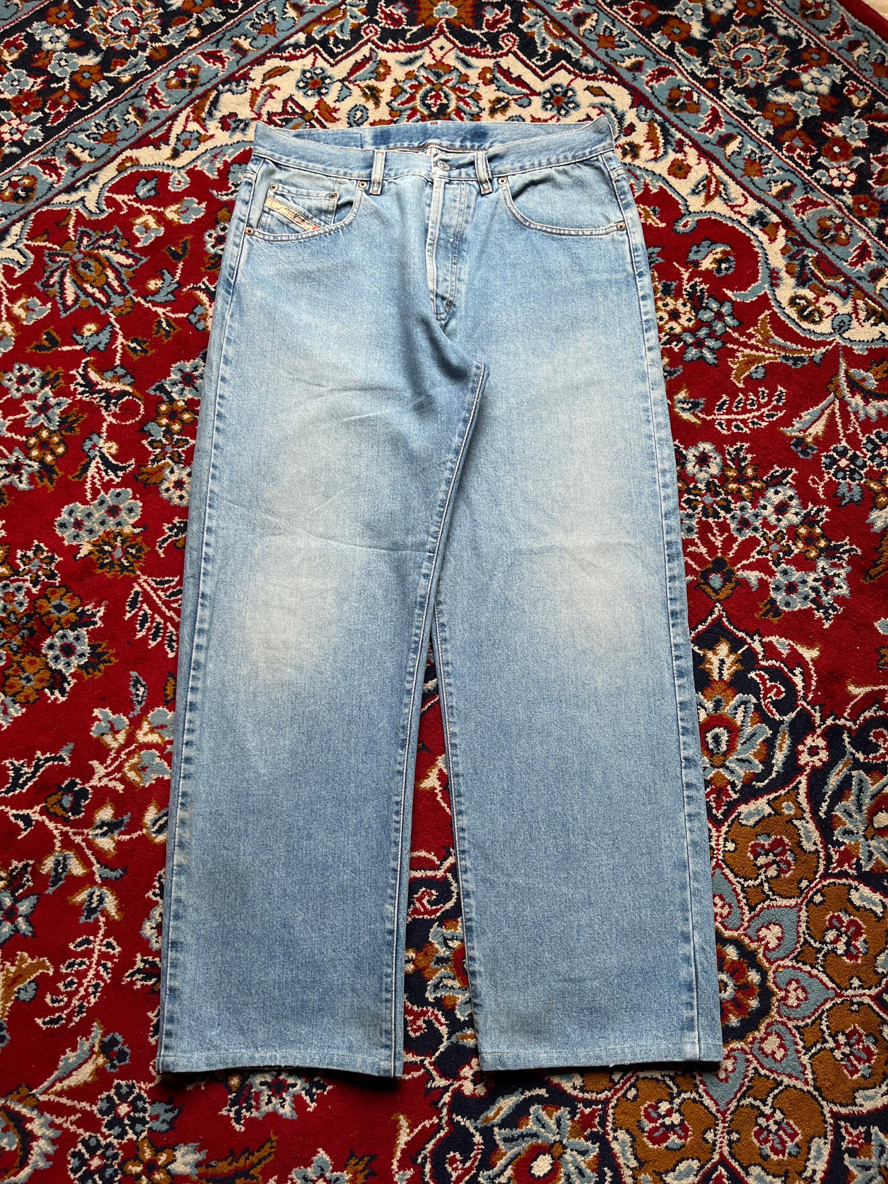 Vintage Diesel Relaxed FIT Light WashED JEANS - 32