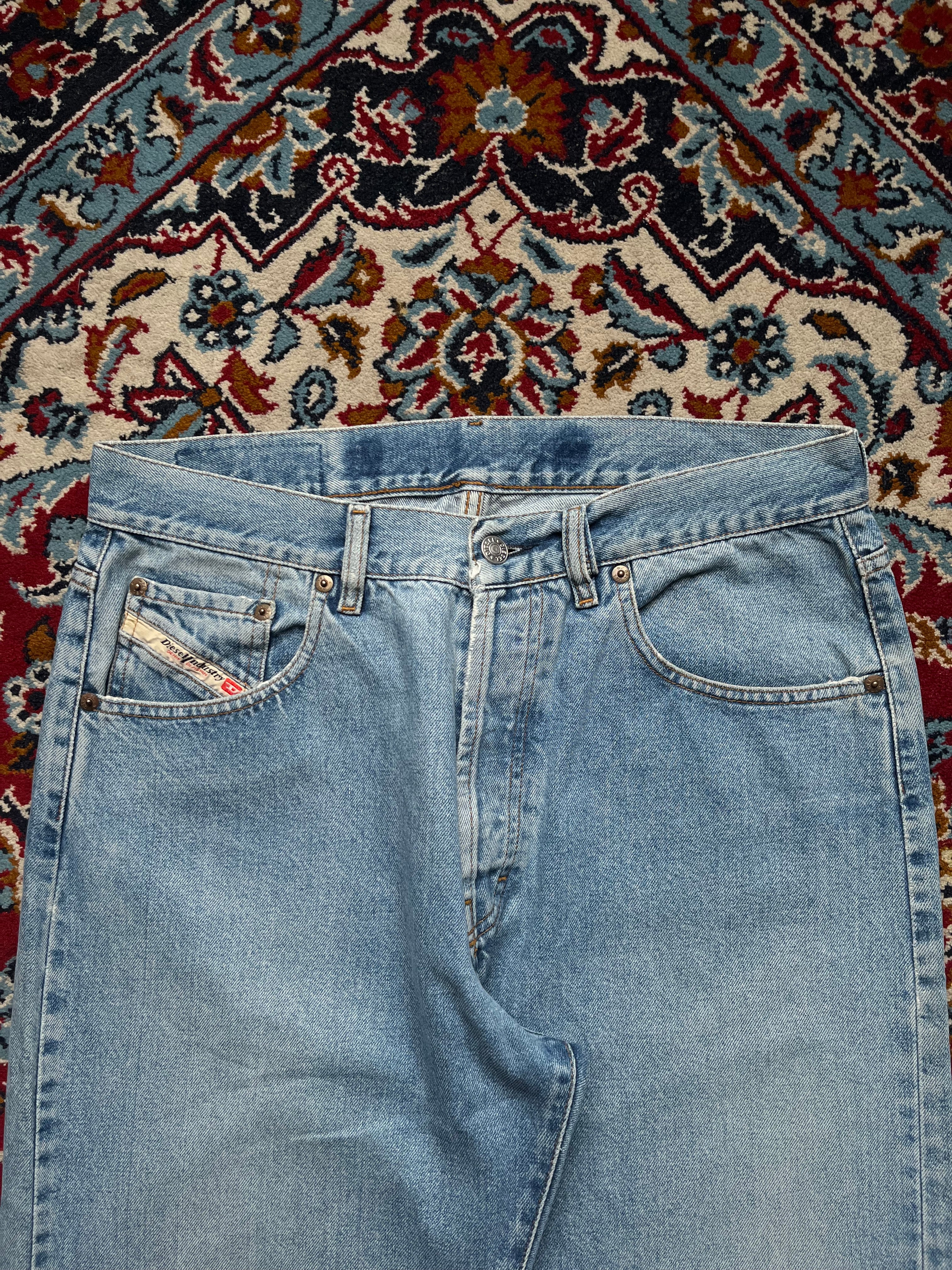Vintage Diesel Relaxed FIT Light WashED JEANS - 32