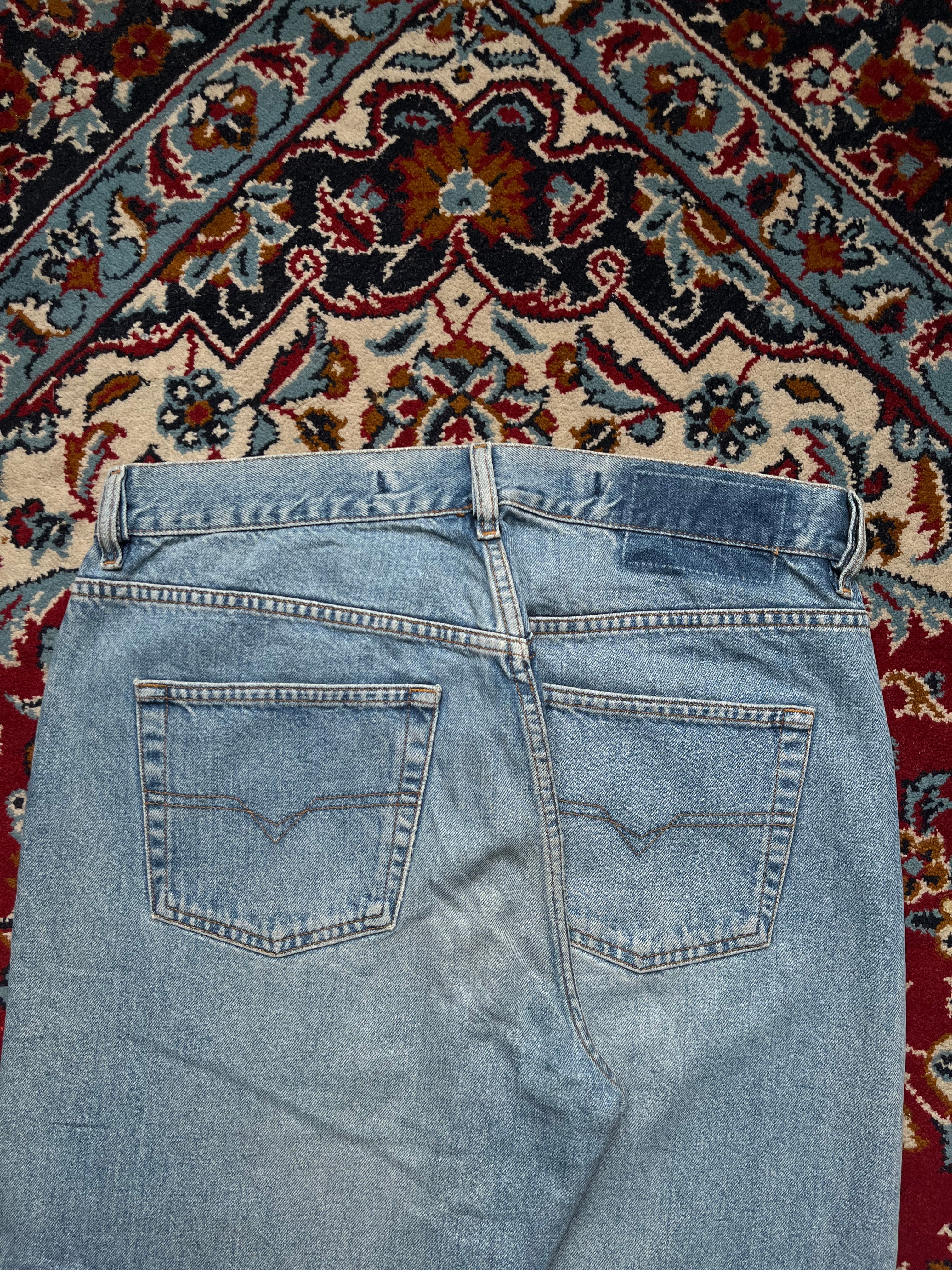 Vintage Diesel Relaxed FIT Light WashED JEANS - 32