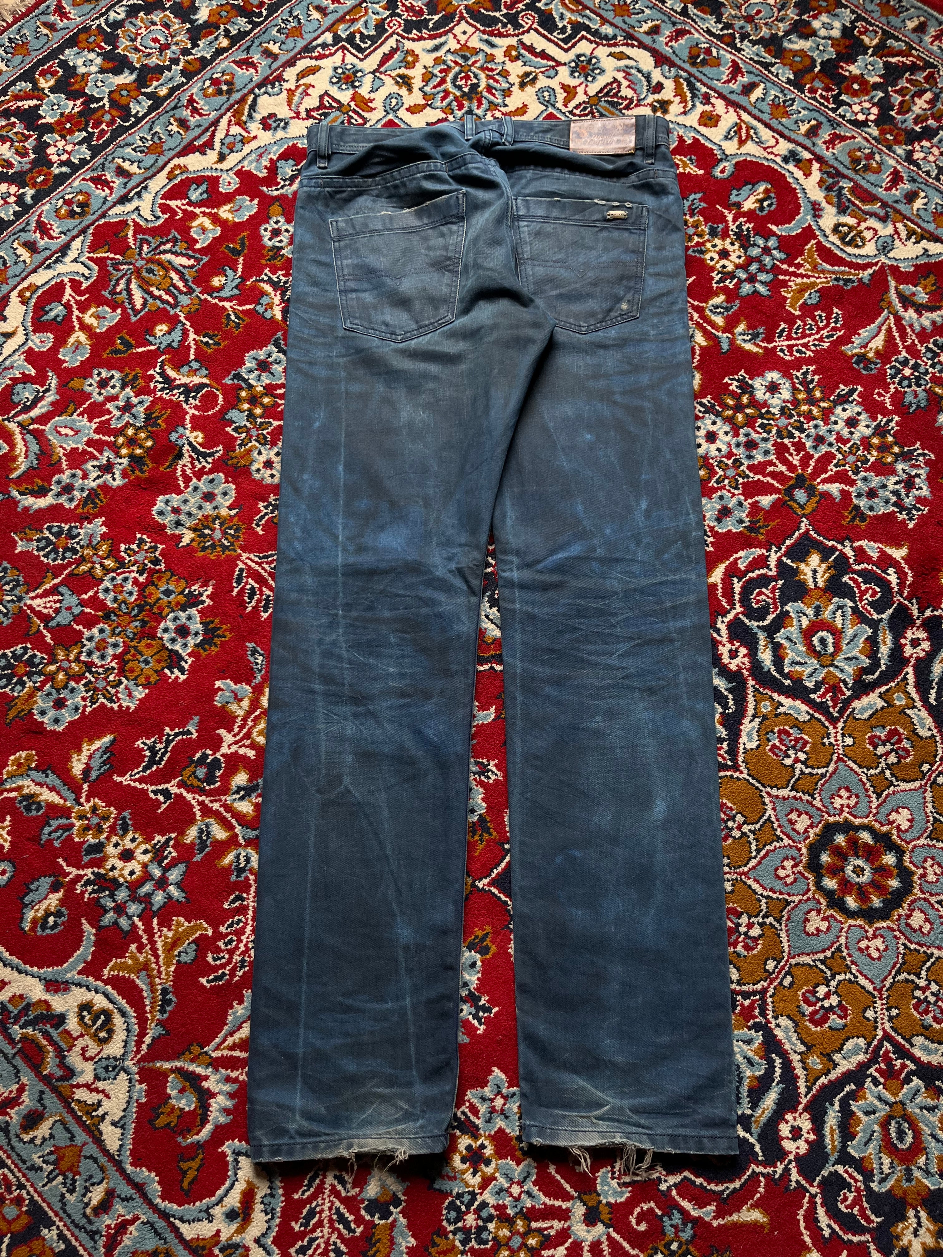 Diesel Industry Braddom Straight Slim FIT Distressed Dark WashED JEANS - 34