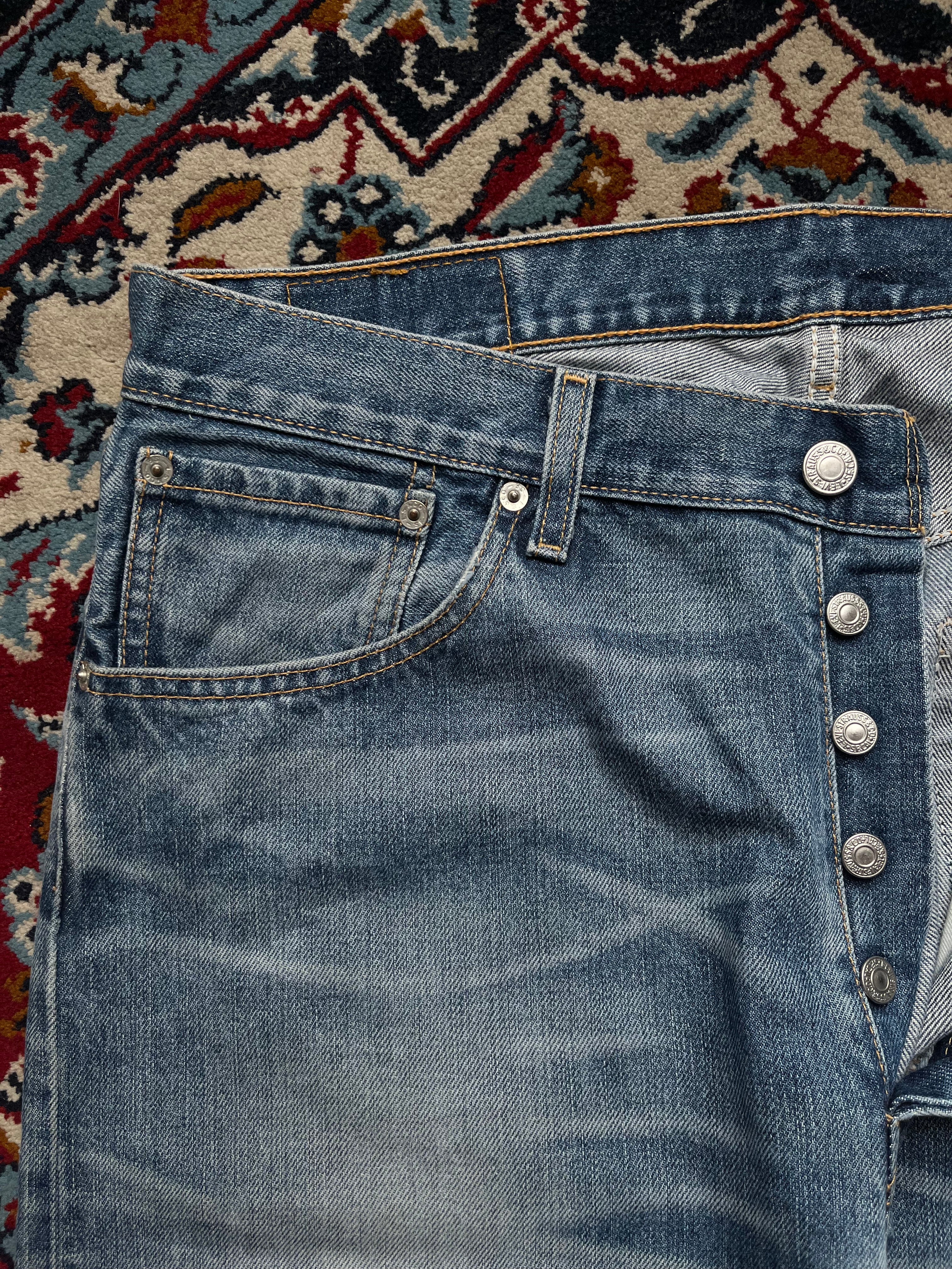 Vintage Levi's 508 Original STRAIGHT FIT Light WashED JEANS - 34