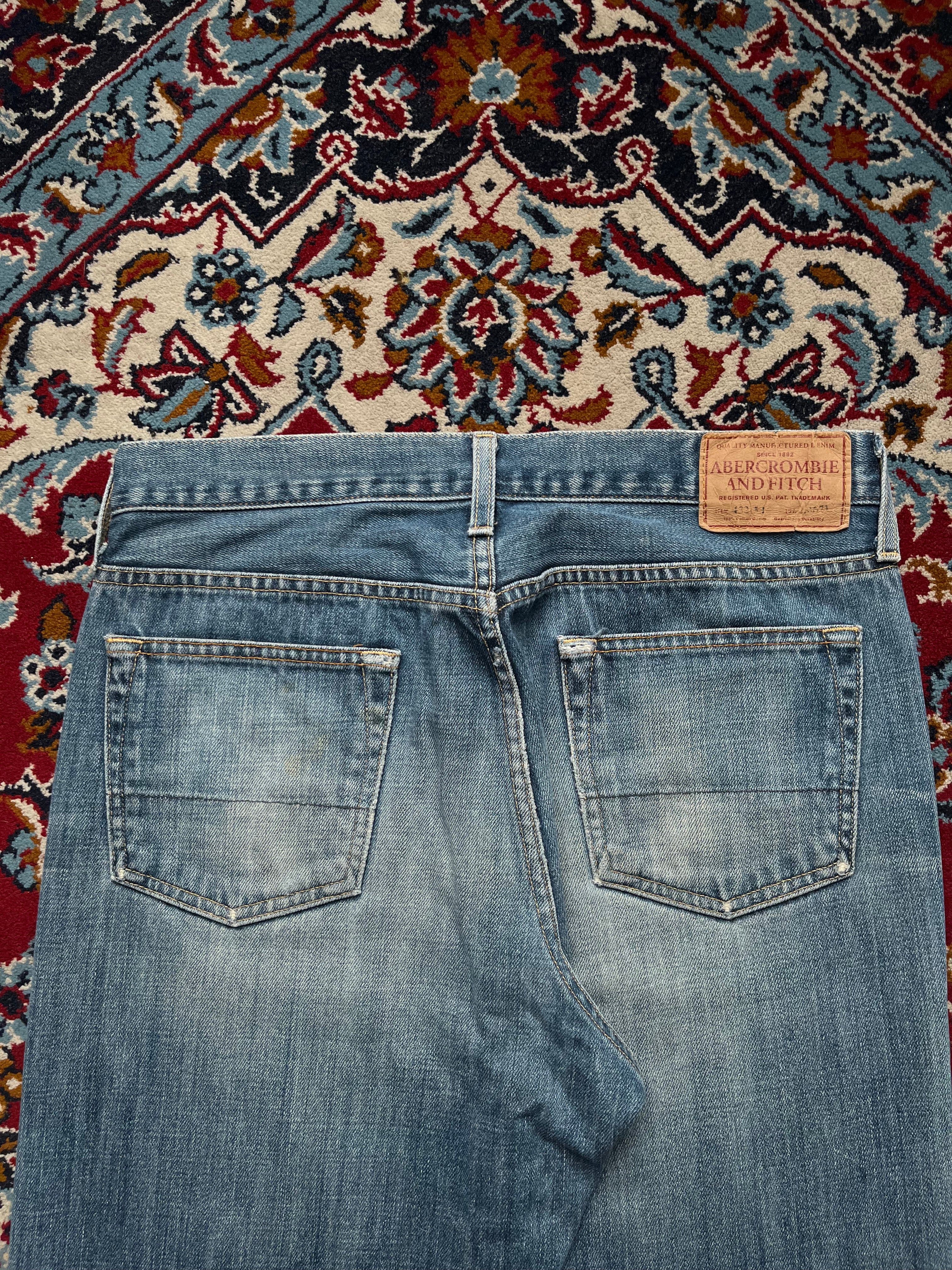 Vintage Abercrombie & Fitch Premium Denim Distressed Light WashED BOOTCUT JEANS - 32