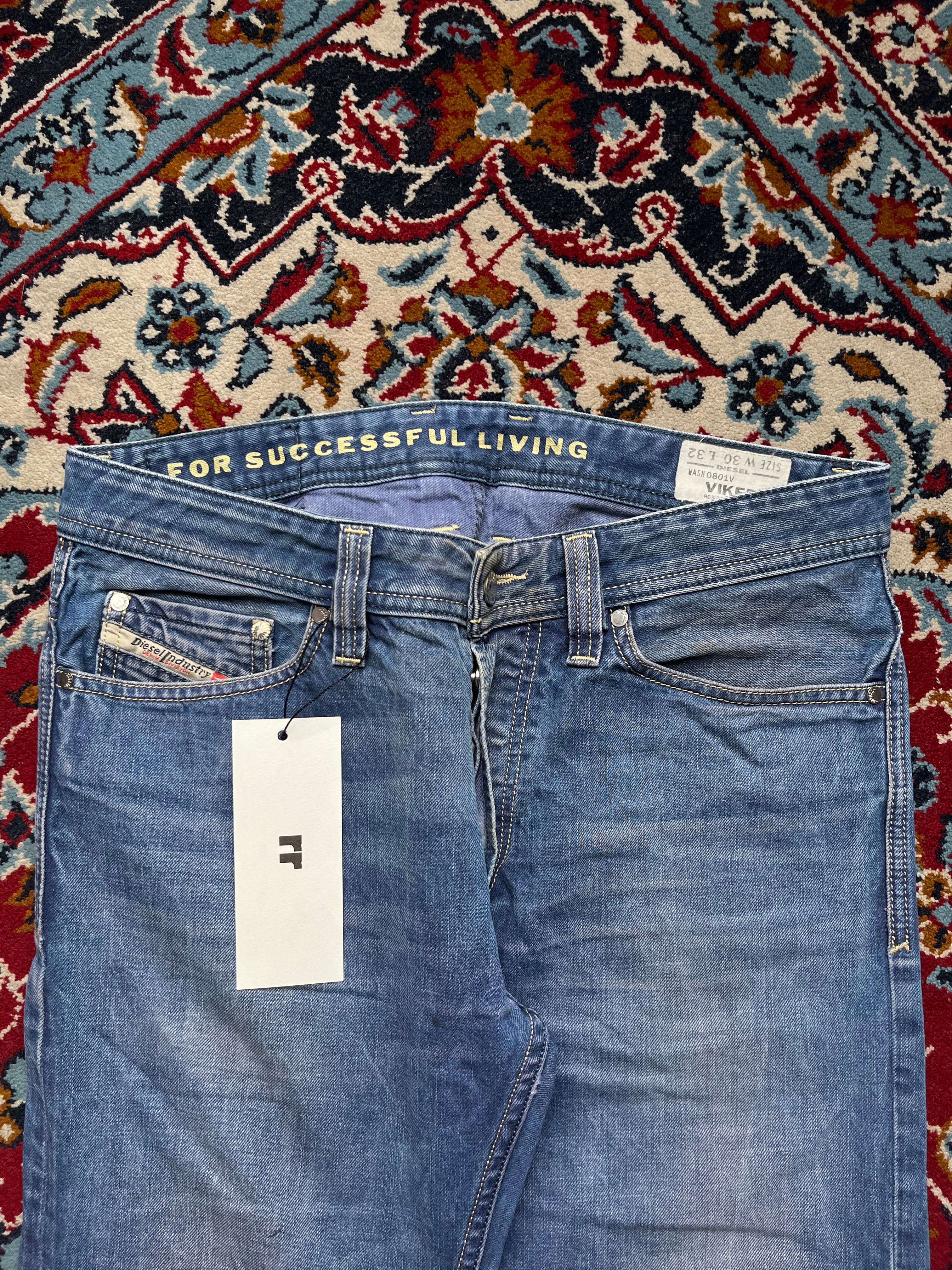 Diesel Viker BLUE WashED Straight FIT JEANS - 32