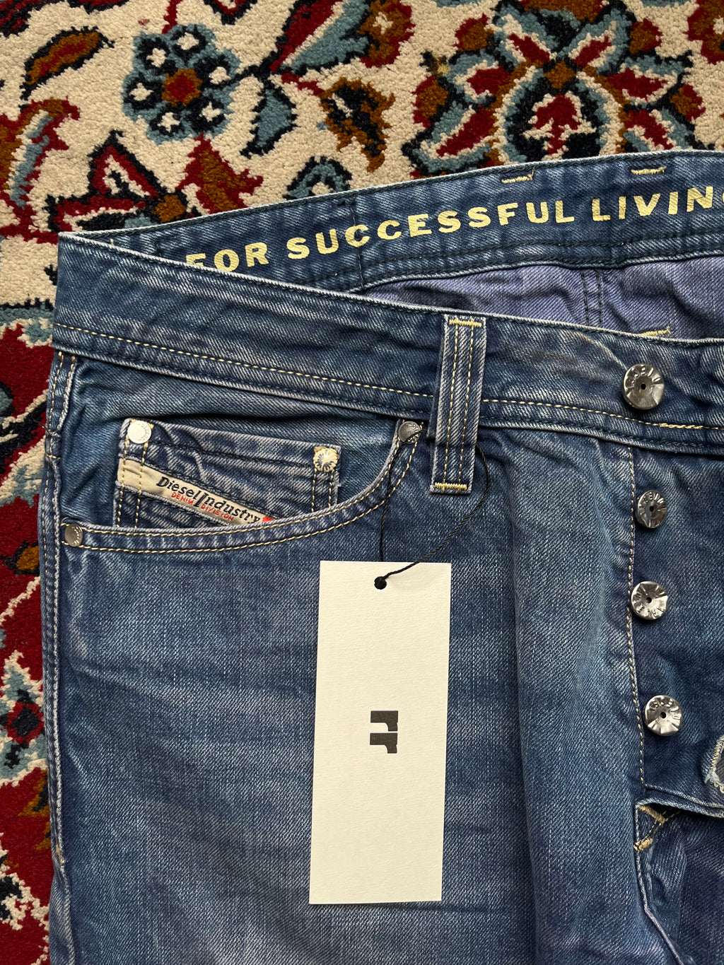 Diesel Viker BLUE WashED Straight FIT JEANS - 32