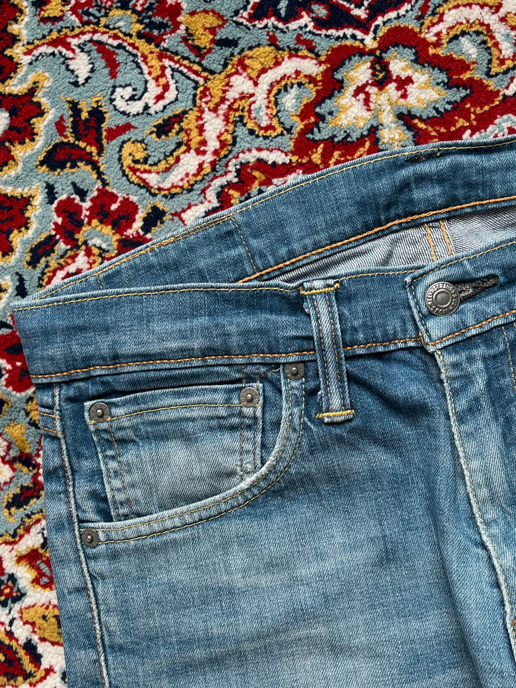 Levis 527 Faded Light WashED Bootcut JEANS - 32