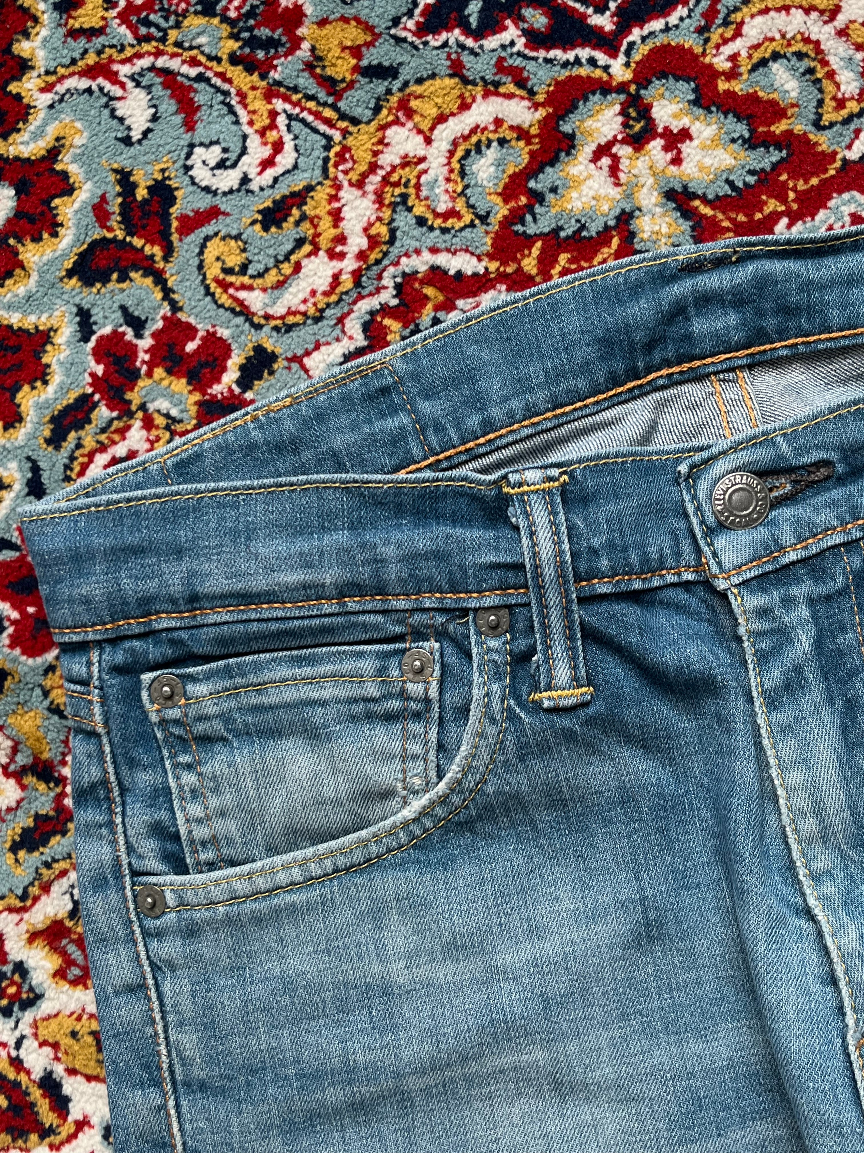 Levis 527 Faded Light WashED Bootcut JEANS - 32